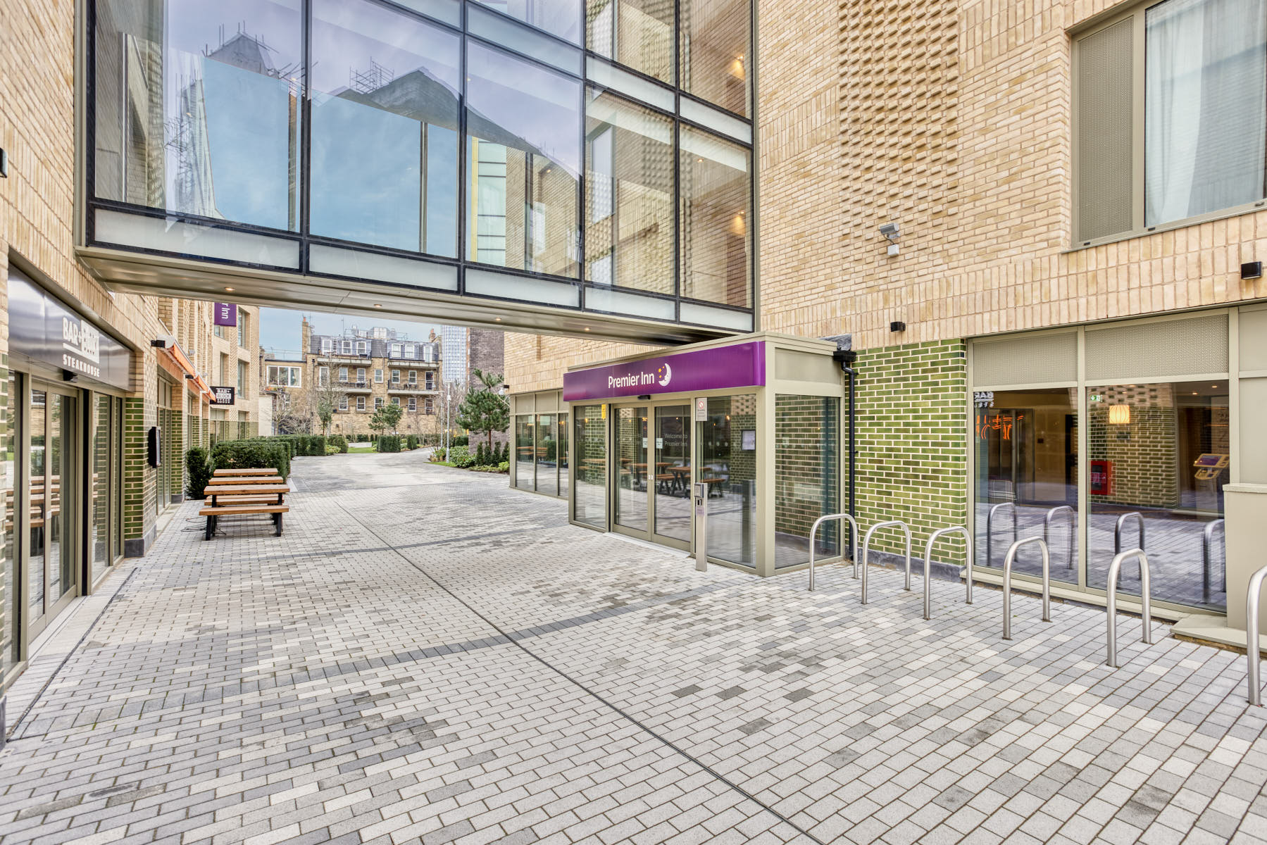 Premier Inn London Southwark - Southwark Station 2