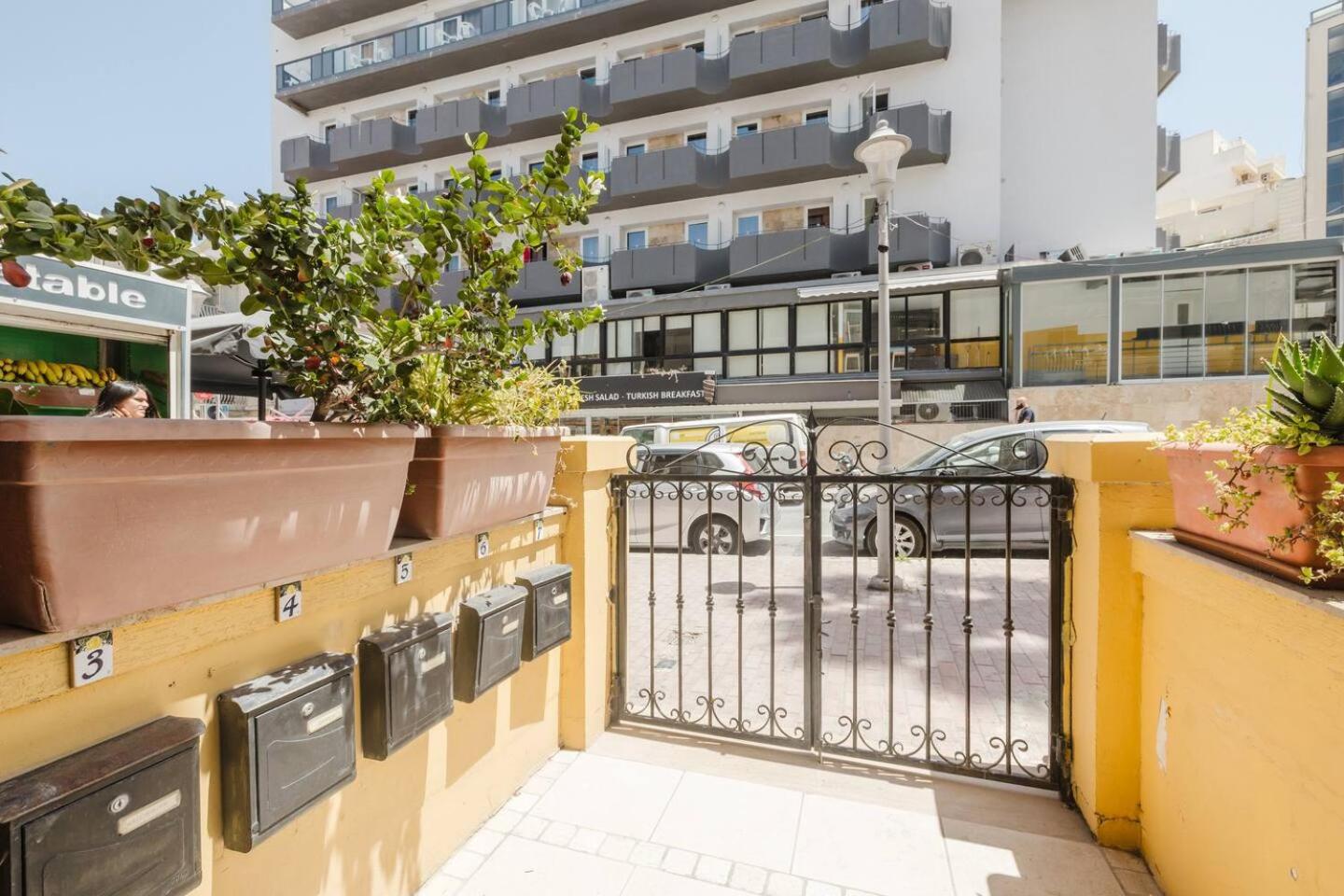 CENTRAL Bugibba Square 3BED apartment by Homely! photo 4