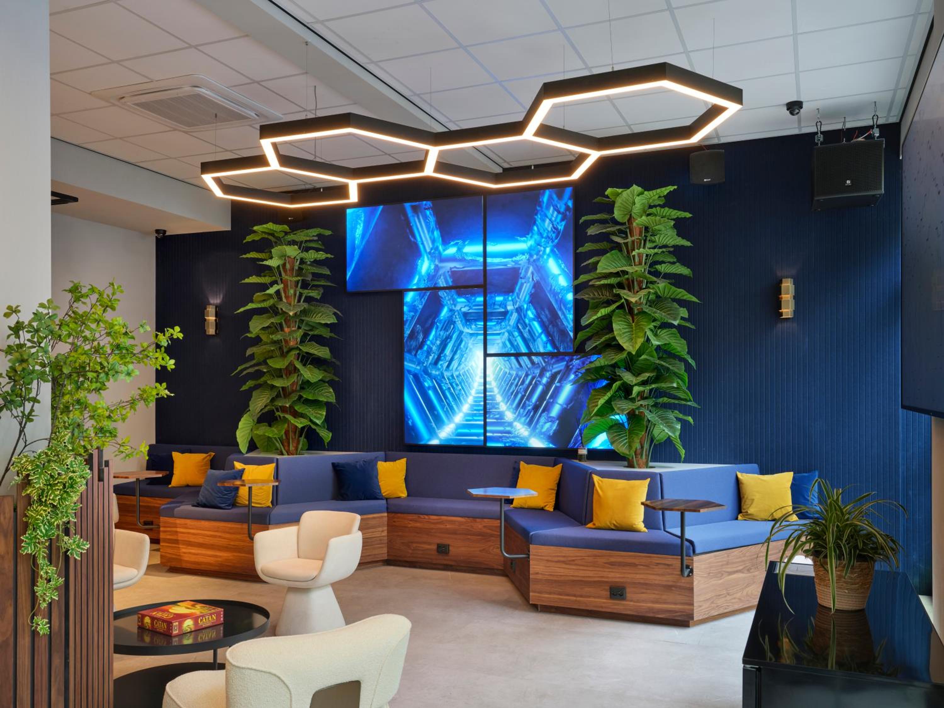 The Hyve Capsule hostel Amsterdam