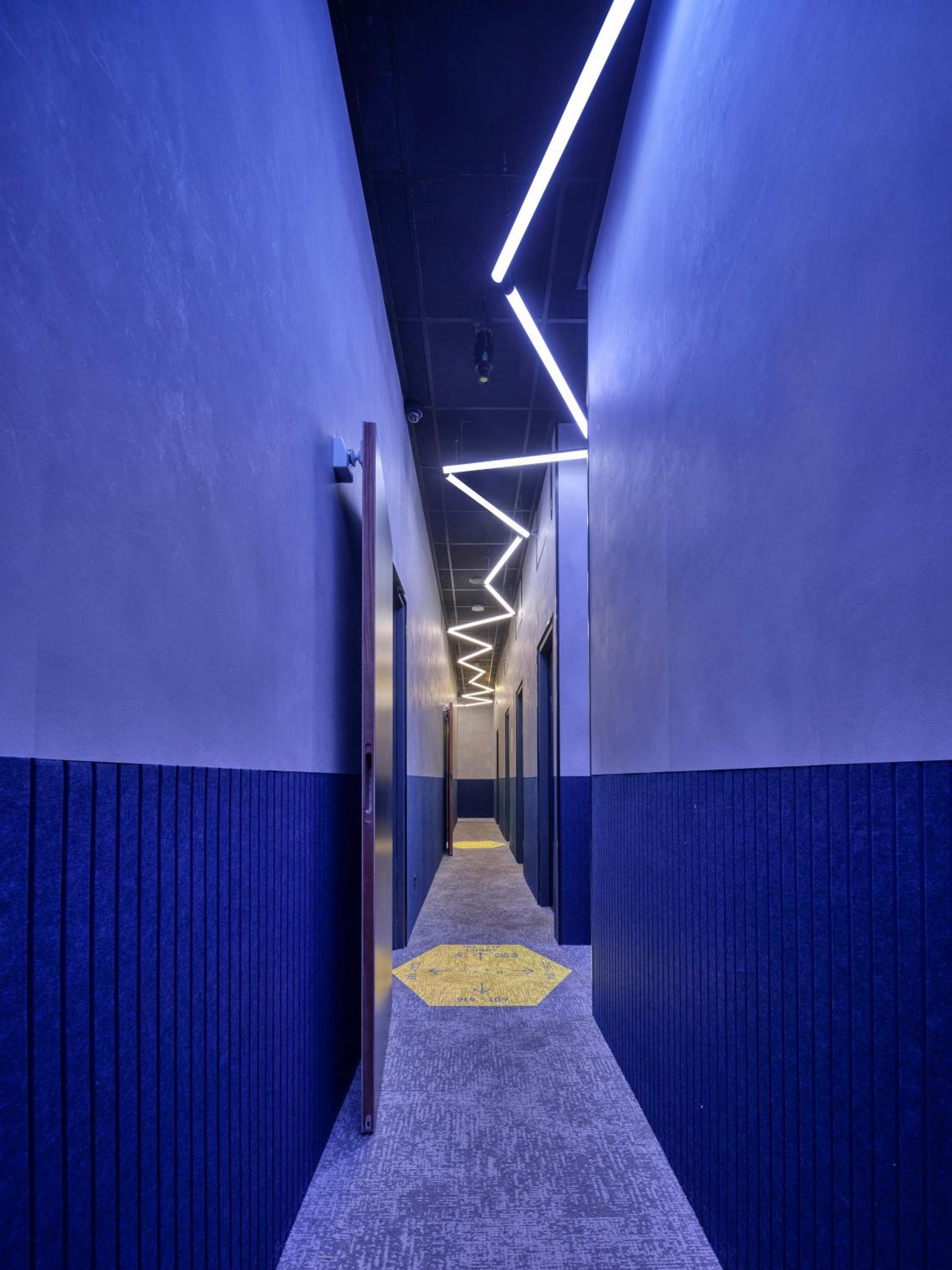 The Hyve Capsule hostel Amsterdam