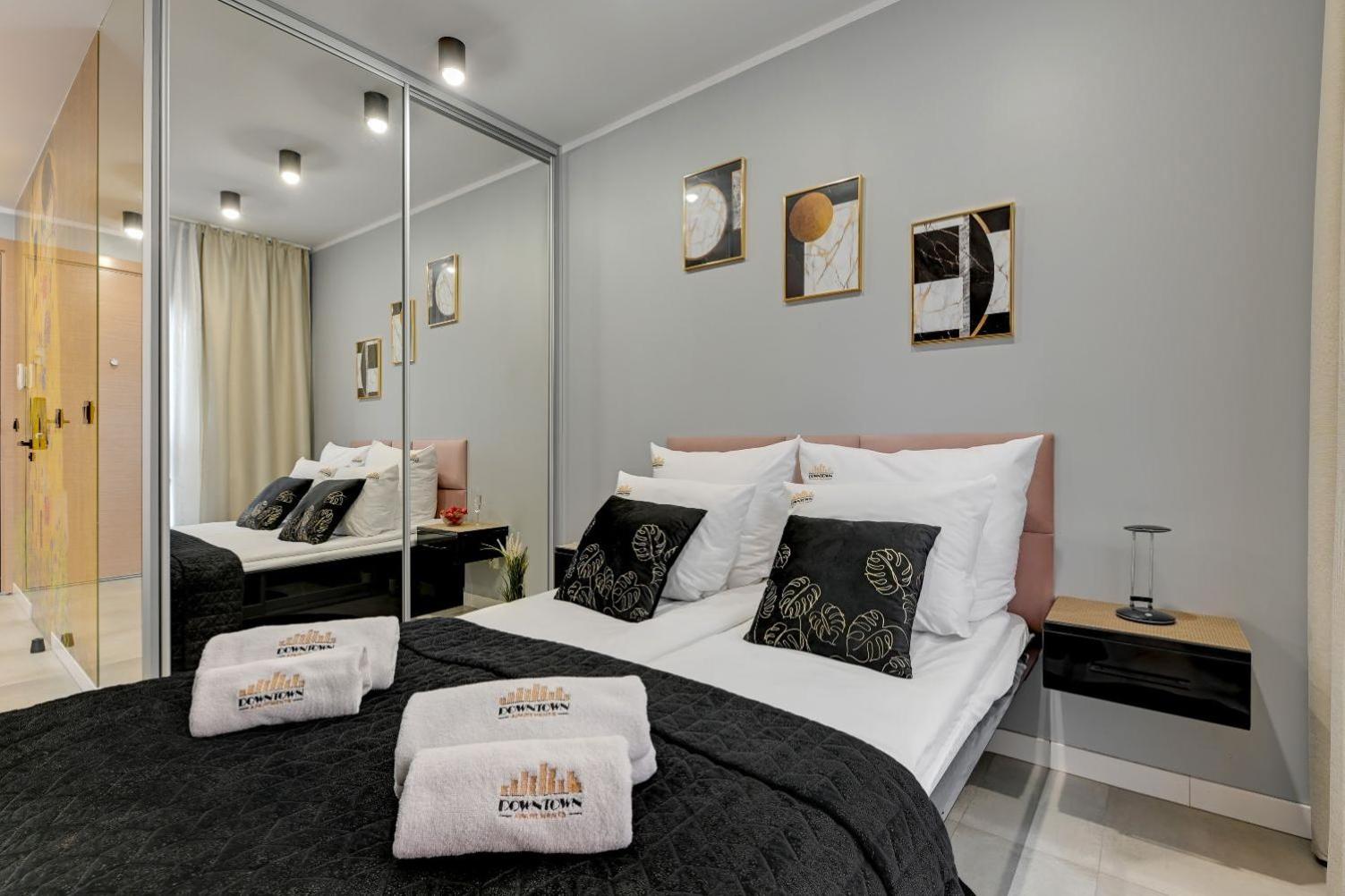 Waterlane Island - Riverview Pool, SPA & Gym by Downtown Apartments