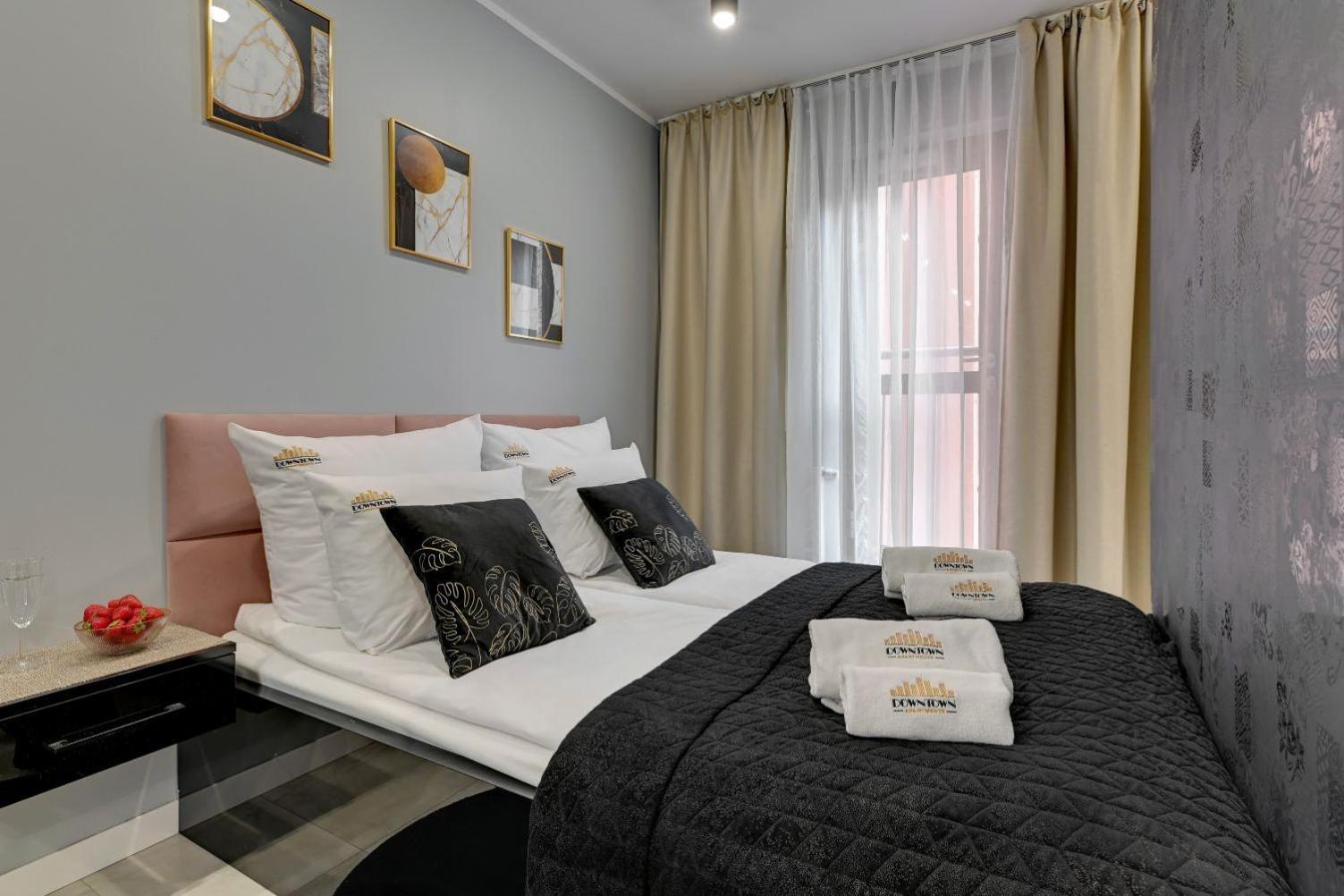 Waterlane Island - Riverview Pool, SPA & Gym by Downtown Apartments