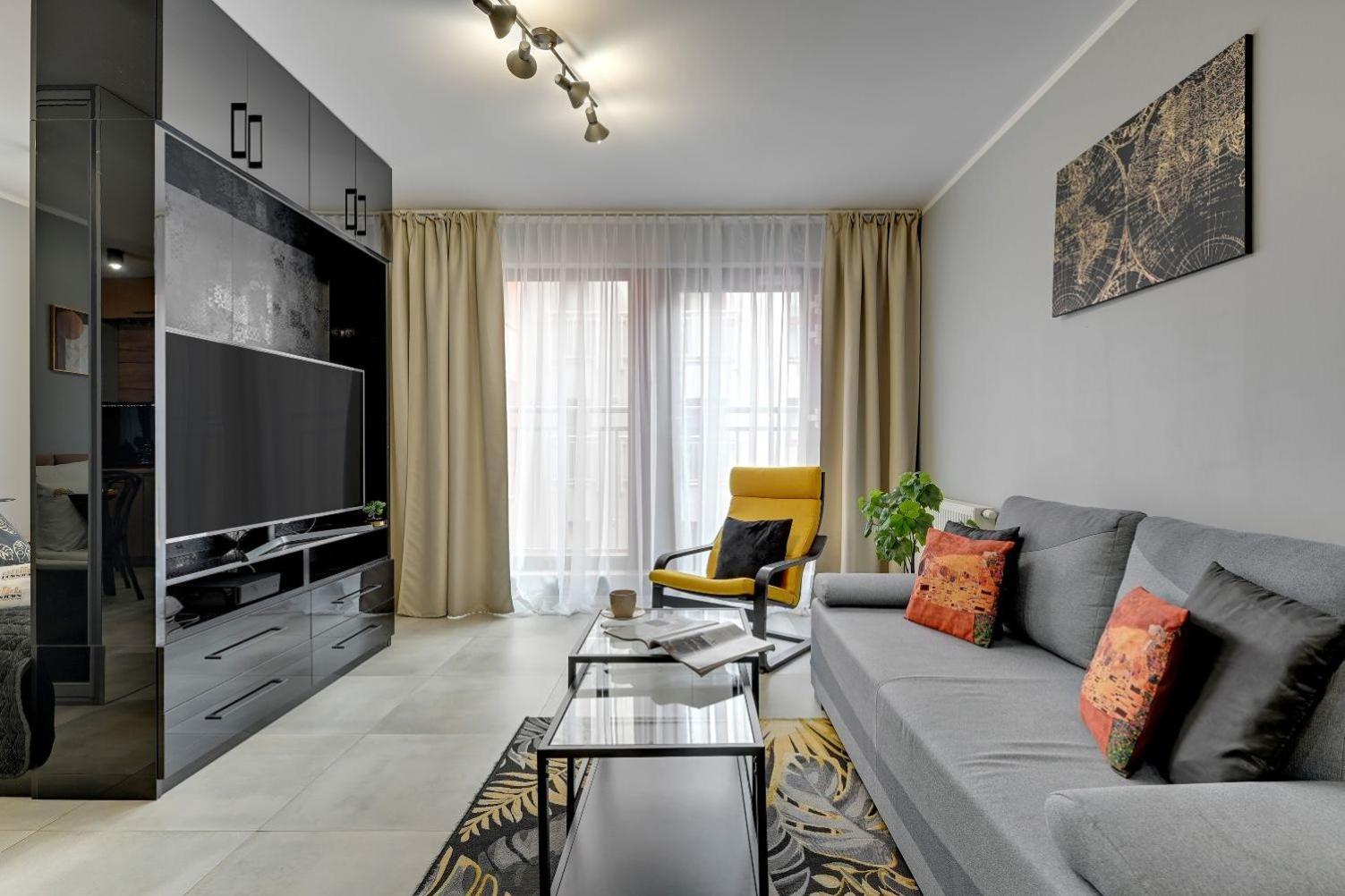 Waterlane Island - Riverview Pool, SPA & Gym by Downtown Apartments