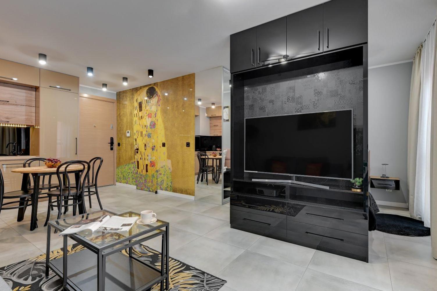 Waterlane Island - Riverview Pool, SPA & Gym by Downtown Apartments