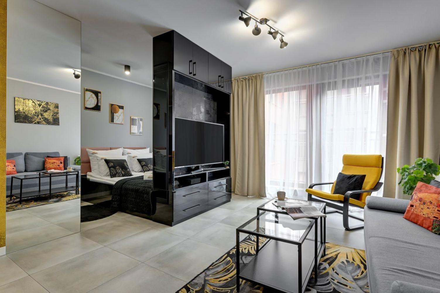 Waterlane Island - Riverview Pool, SPA & Gym by Downtown Apartments