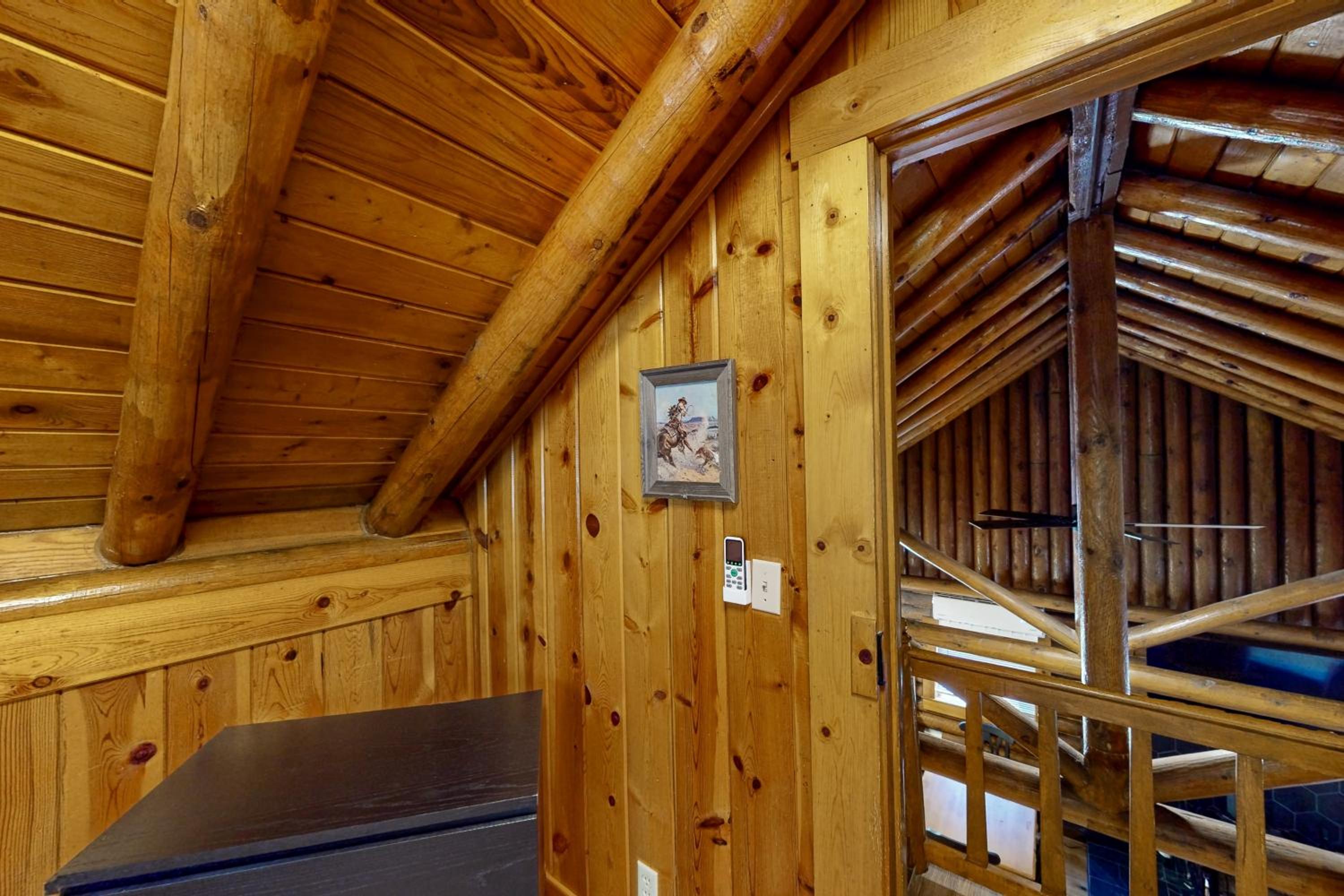 3BR Cabin with Loft, Wood Stove, AC and Fire Pit