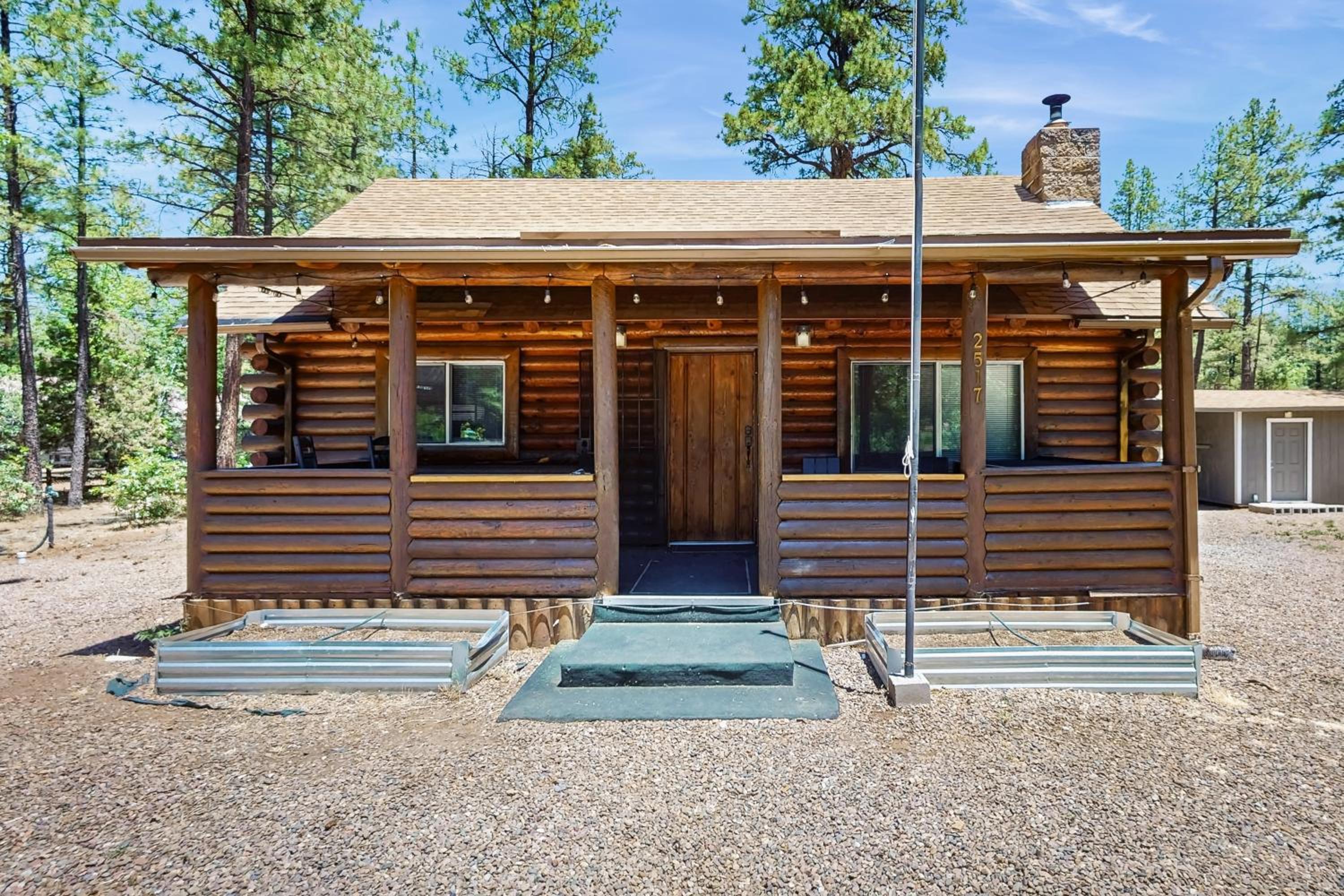 3BR Cabin with Loft, Wood Stove, AC and Fire Pit