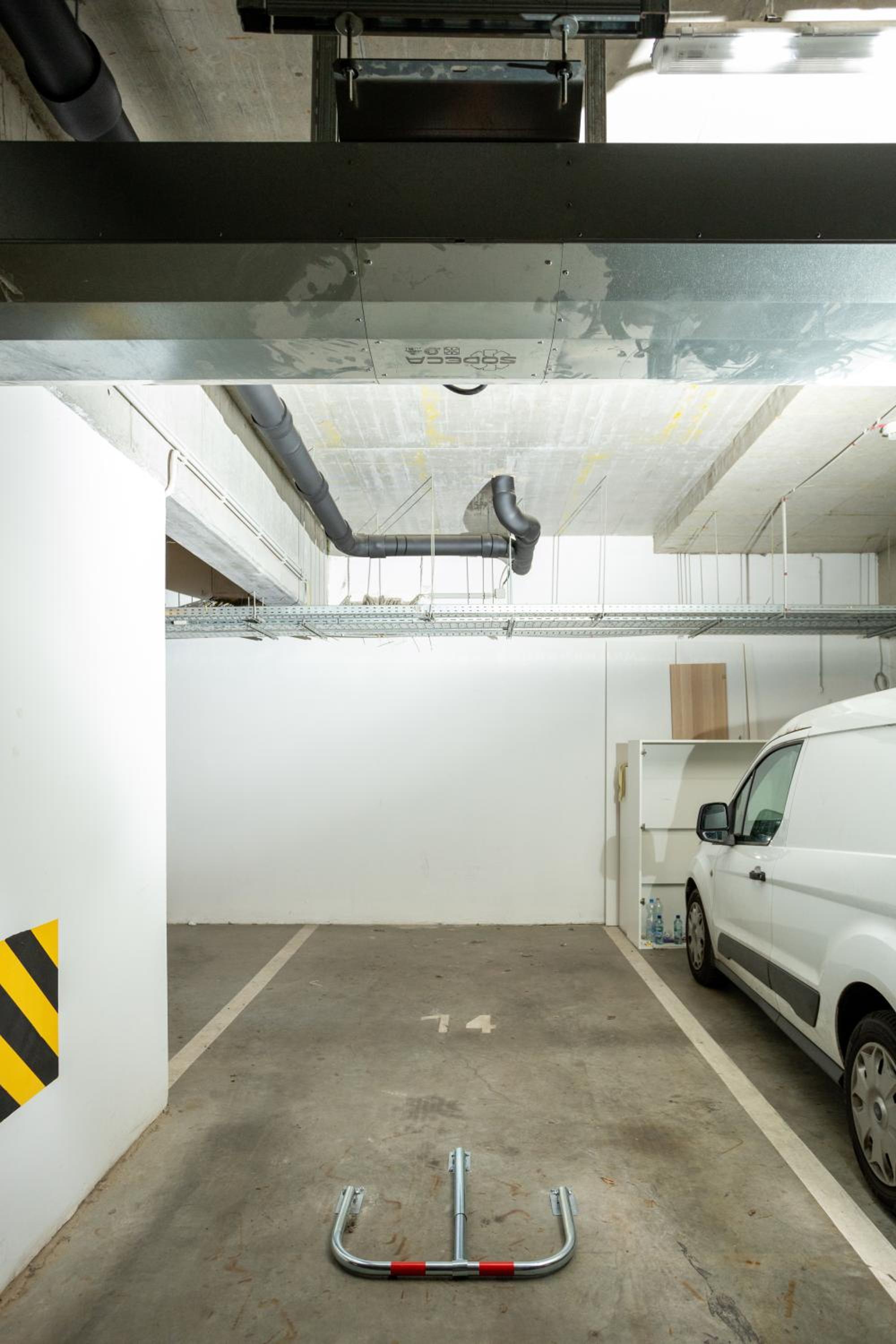 Vivid Studio with Balcony with FREE Private Parking