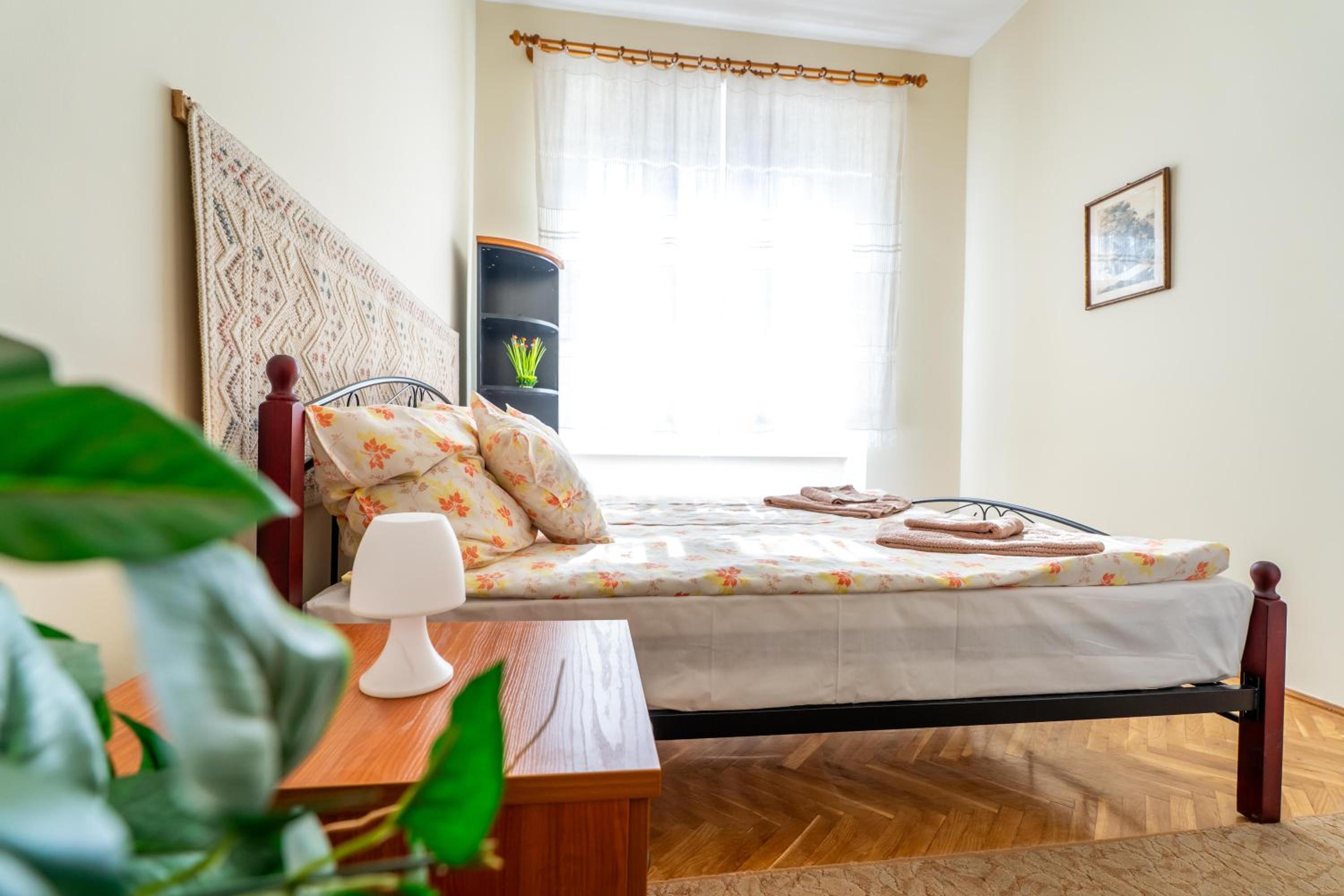 City apartman with piano