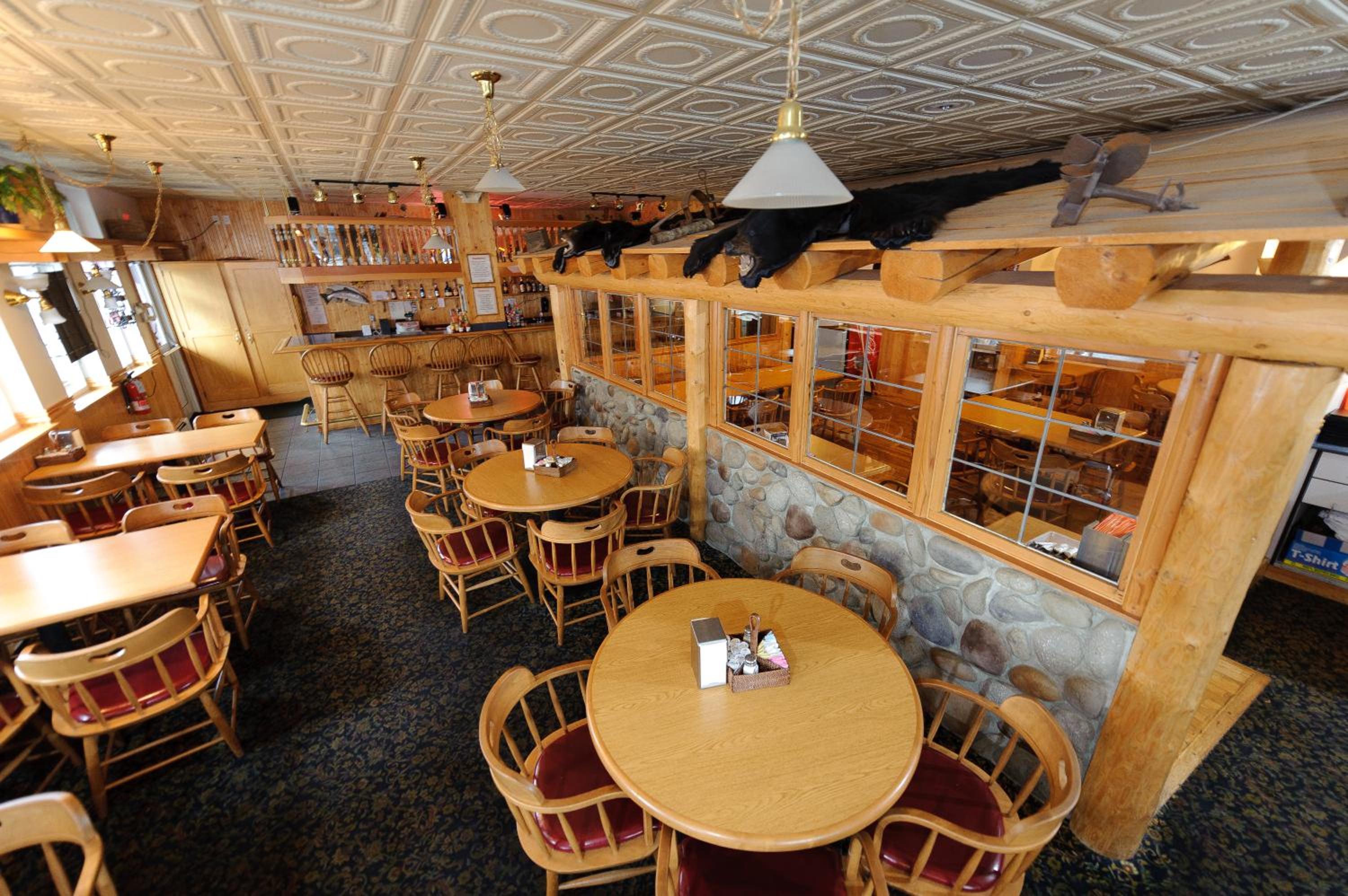 Juneau Vacations - Frontier Suites Hotel in Juneau - Property Image 4