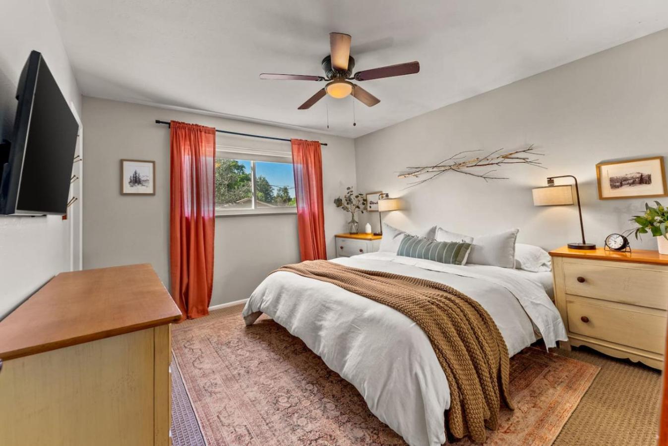 The Gather House Stylish Stay w Room to Play