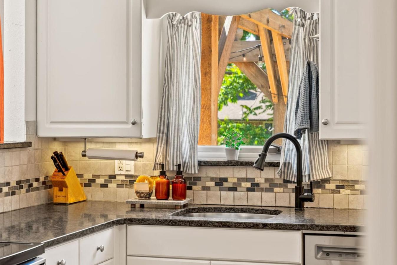 The Gather House Stylish Stay w Room to Play