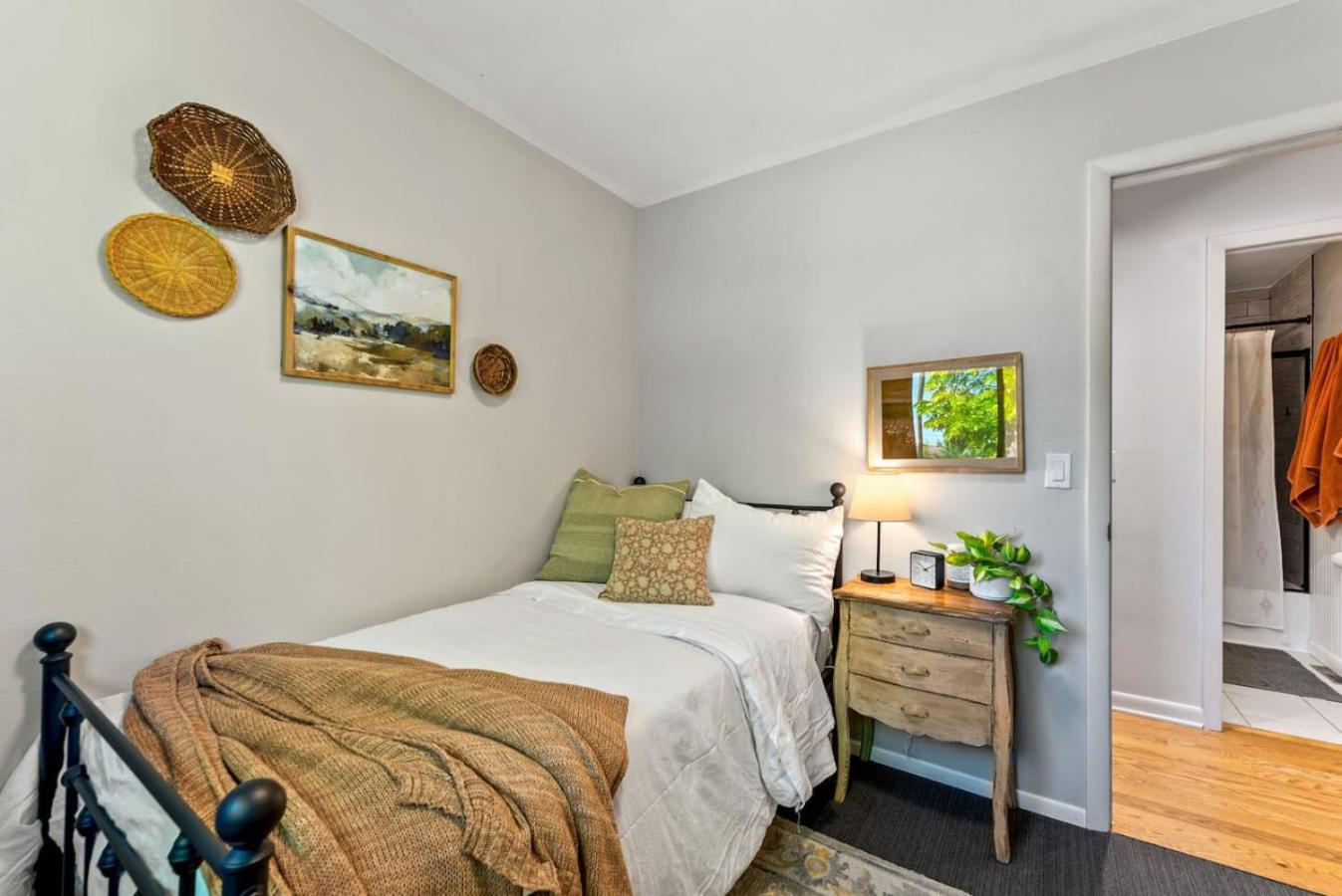 The Gather House Stylish Stay w Room to Play