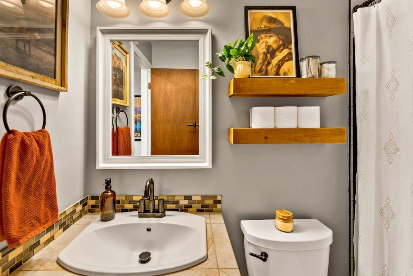 The Gather House Stylish Stay w Room to Play