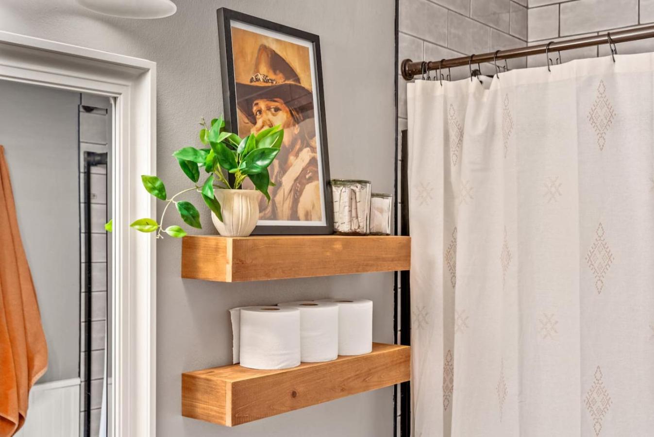 The Gather House Stylish Stay w Room to Play