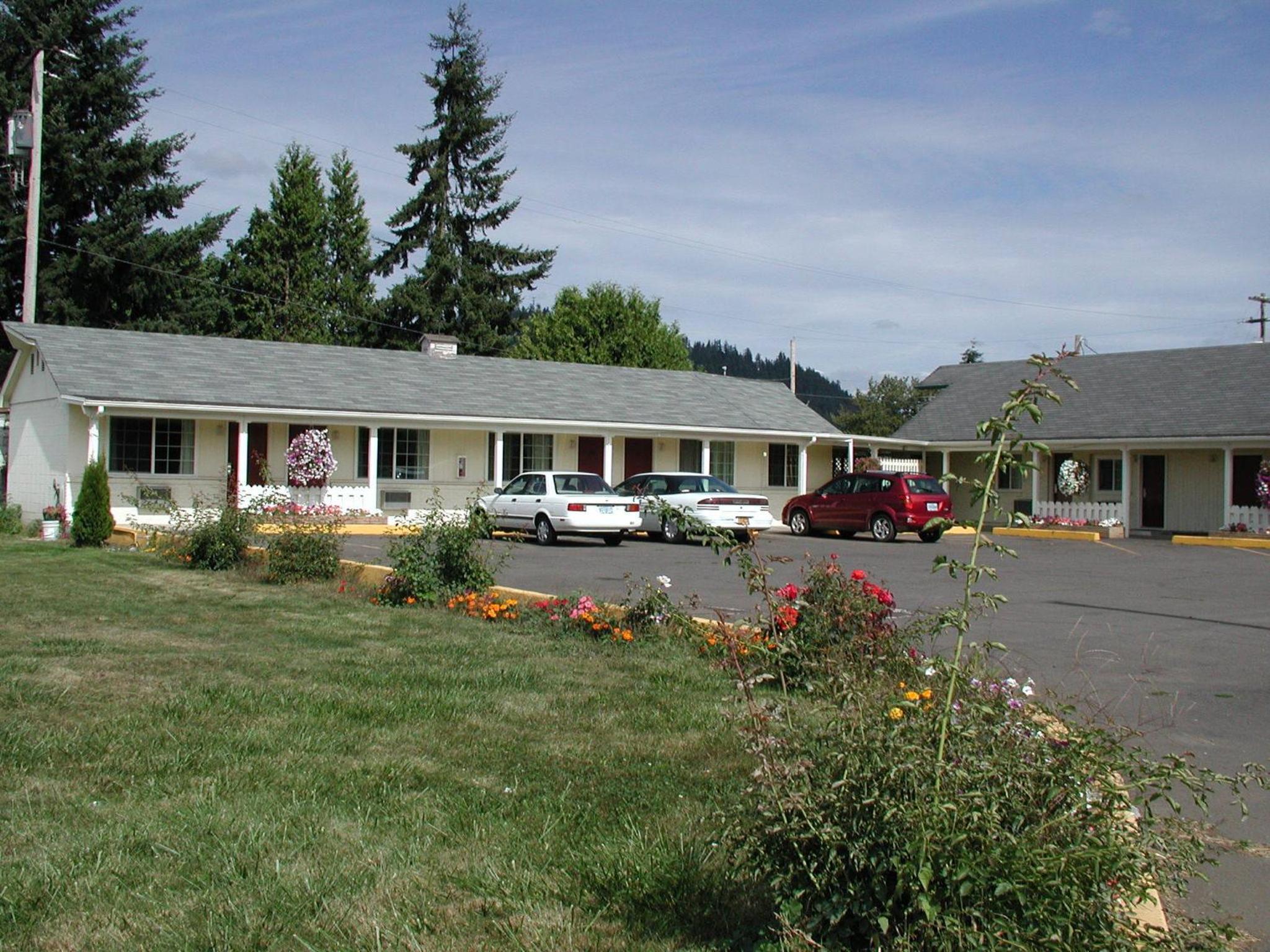 Albany Vacations - Valley Inn - Lebanon Oregon - Property Image 1