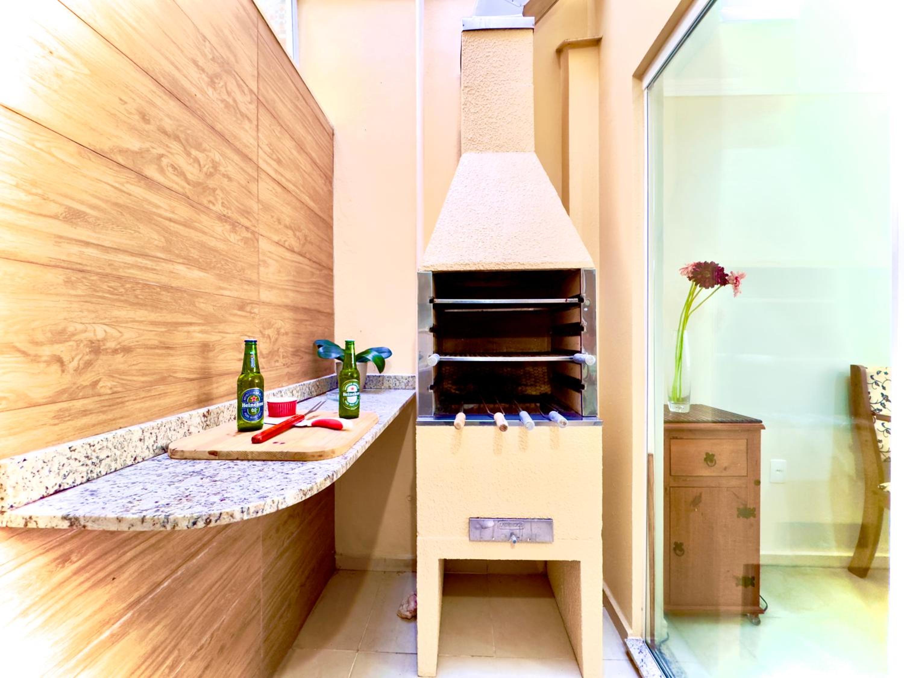 Casa 300m PRAIA 2 quartos Ar Condicionado Churrasqueira privativa Vaga privativa de Garagem Reserve Agora e Viva essa Experiência