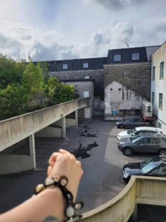 Central Stay with Free Parking Private Room in Shared Flat