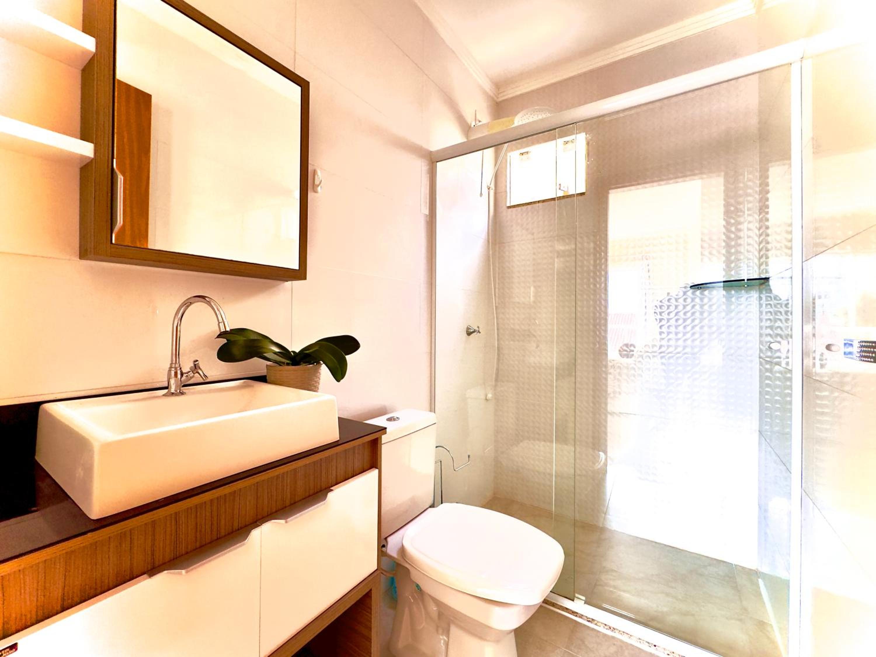 Casa 300m PRAIA 2 quartos Ar Condicionado Churrasqueira privativa Vaga privativa de Garagem Reserve Agora e Viva essa Experiência