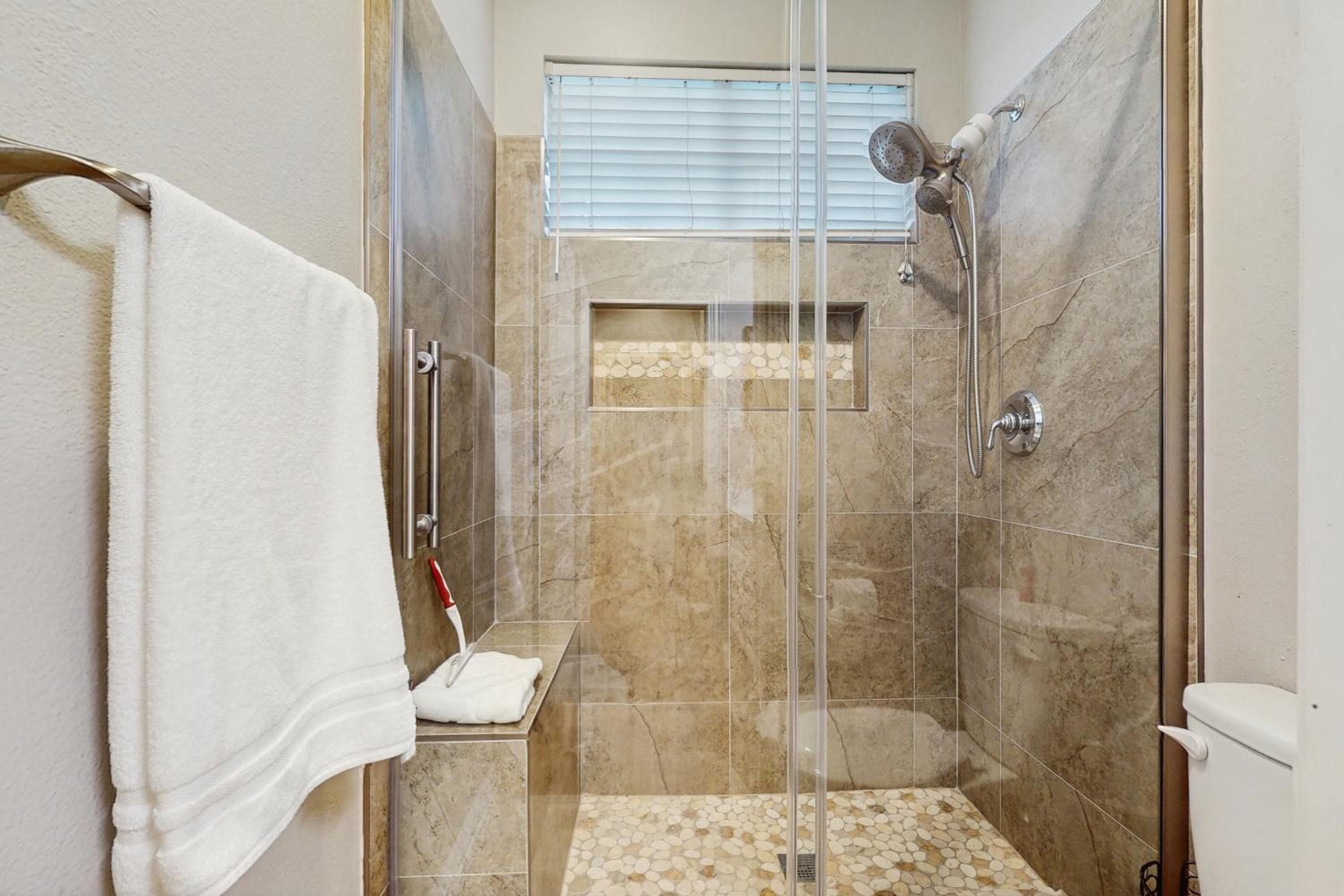 Pool and Outdoor Bar! Spacious Getaway in Sachse
