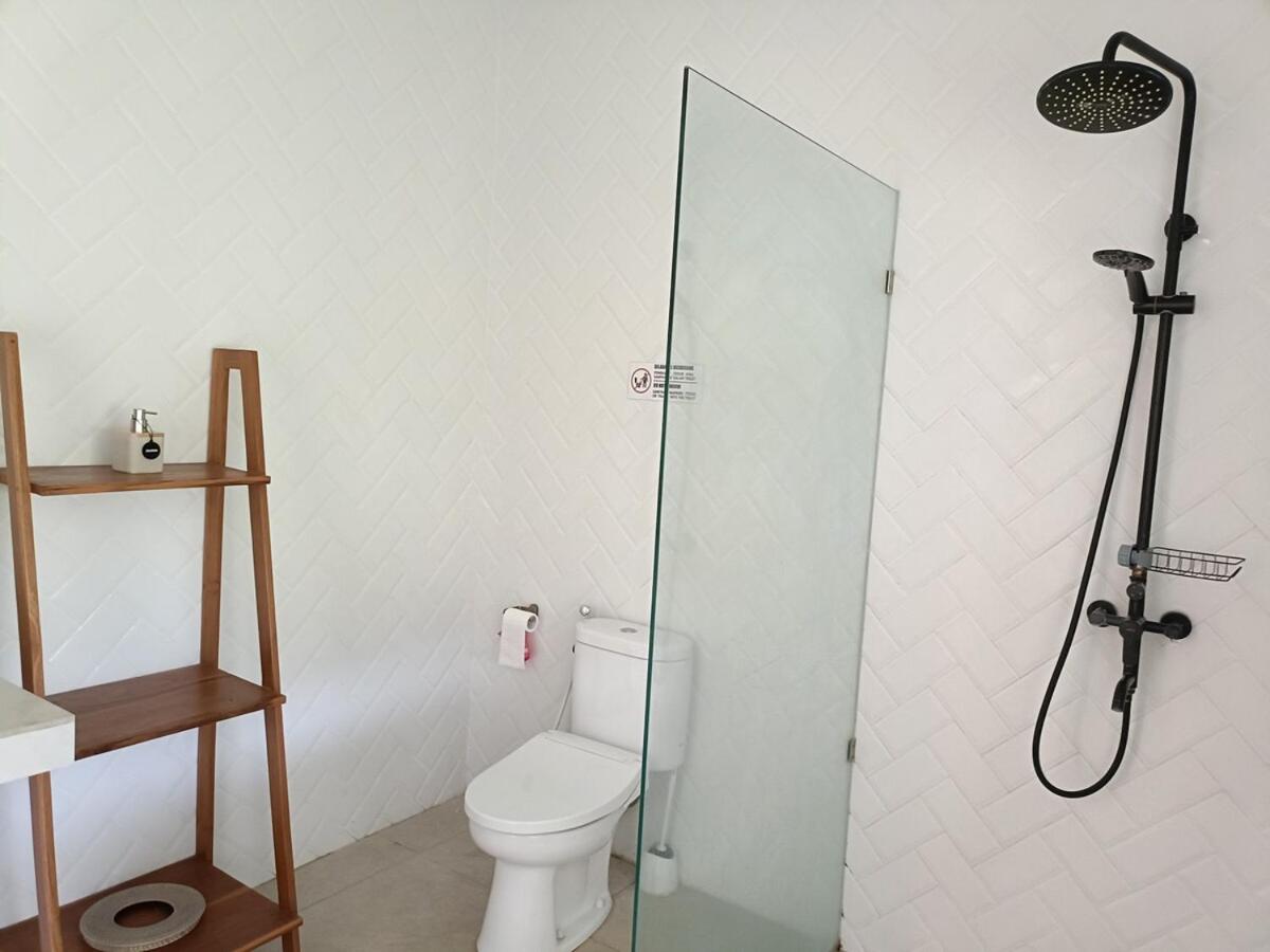 White Nights - 3BR Villa with Rooftop near Canggu