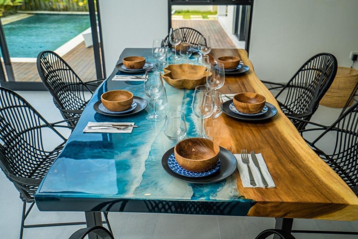 White Nights - 3BR Villa with Rooftop near Canggu
