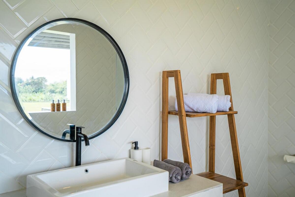White Nights - 3BR Villa with Rooftop near Canggu