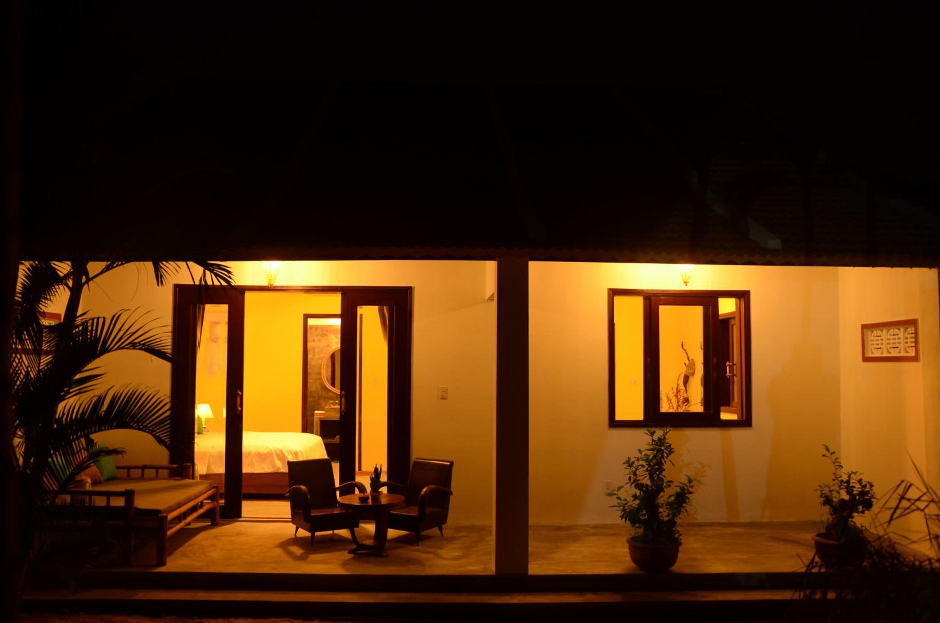 Red Flower Cottages Homestay