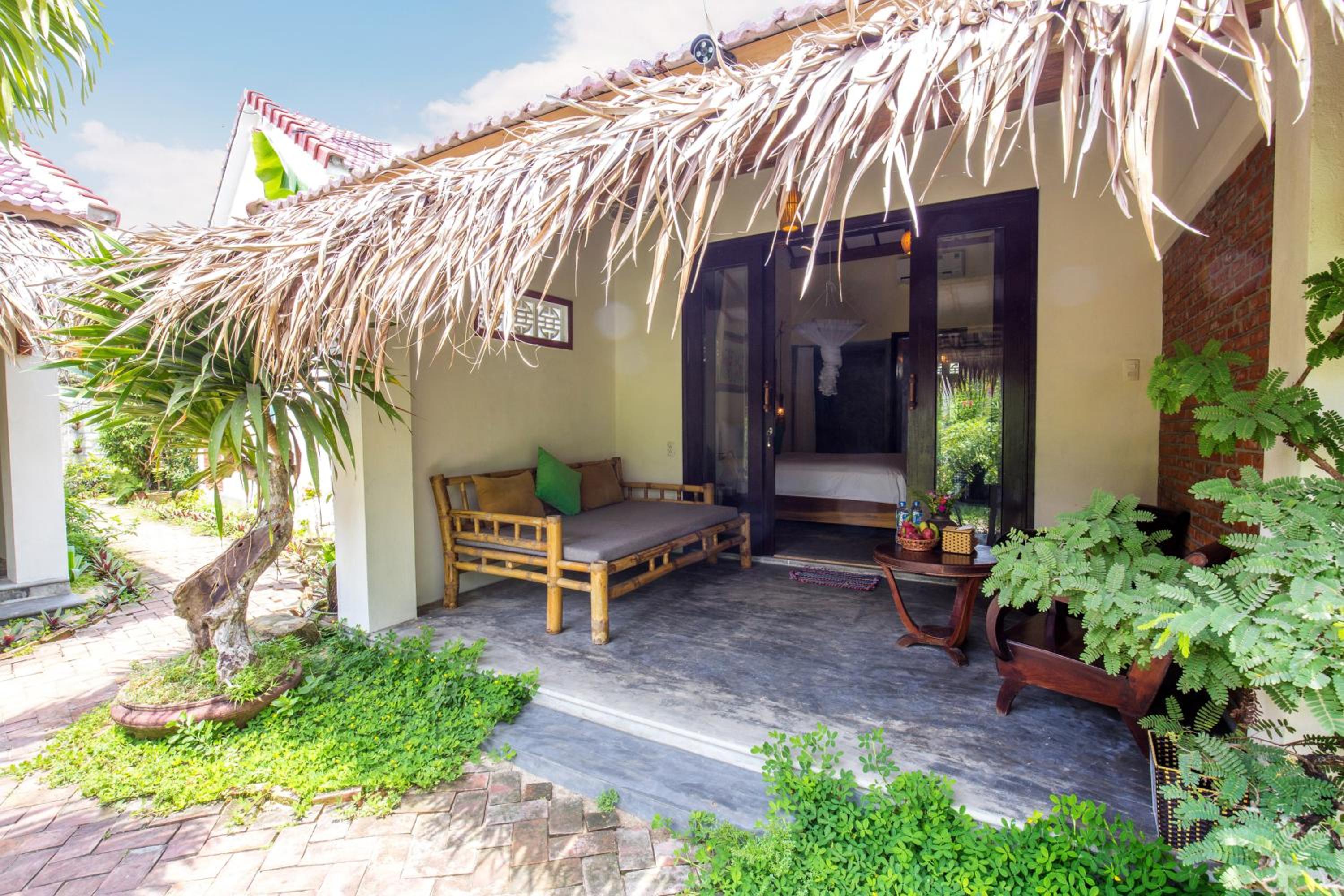 Red Flower Cottages Homestay