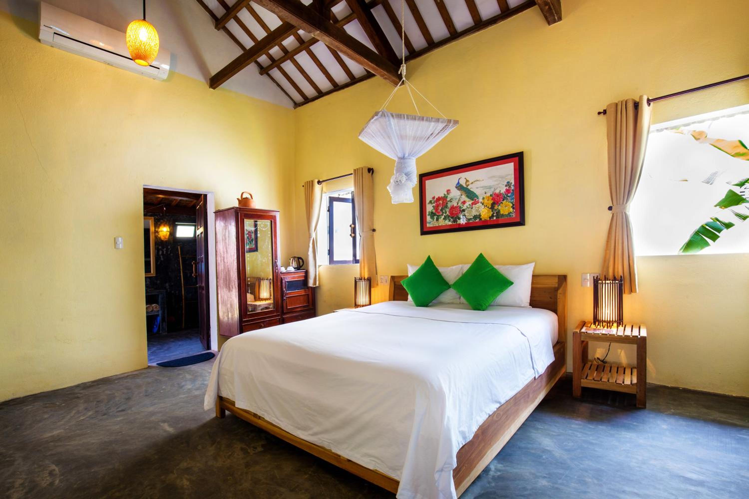 Red Flower Cottages Homestay