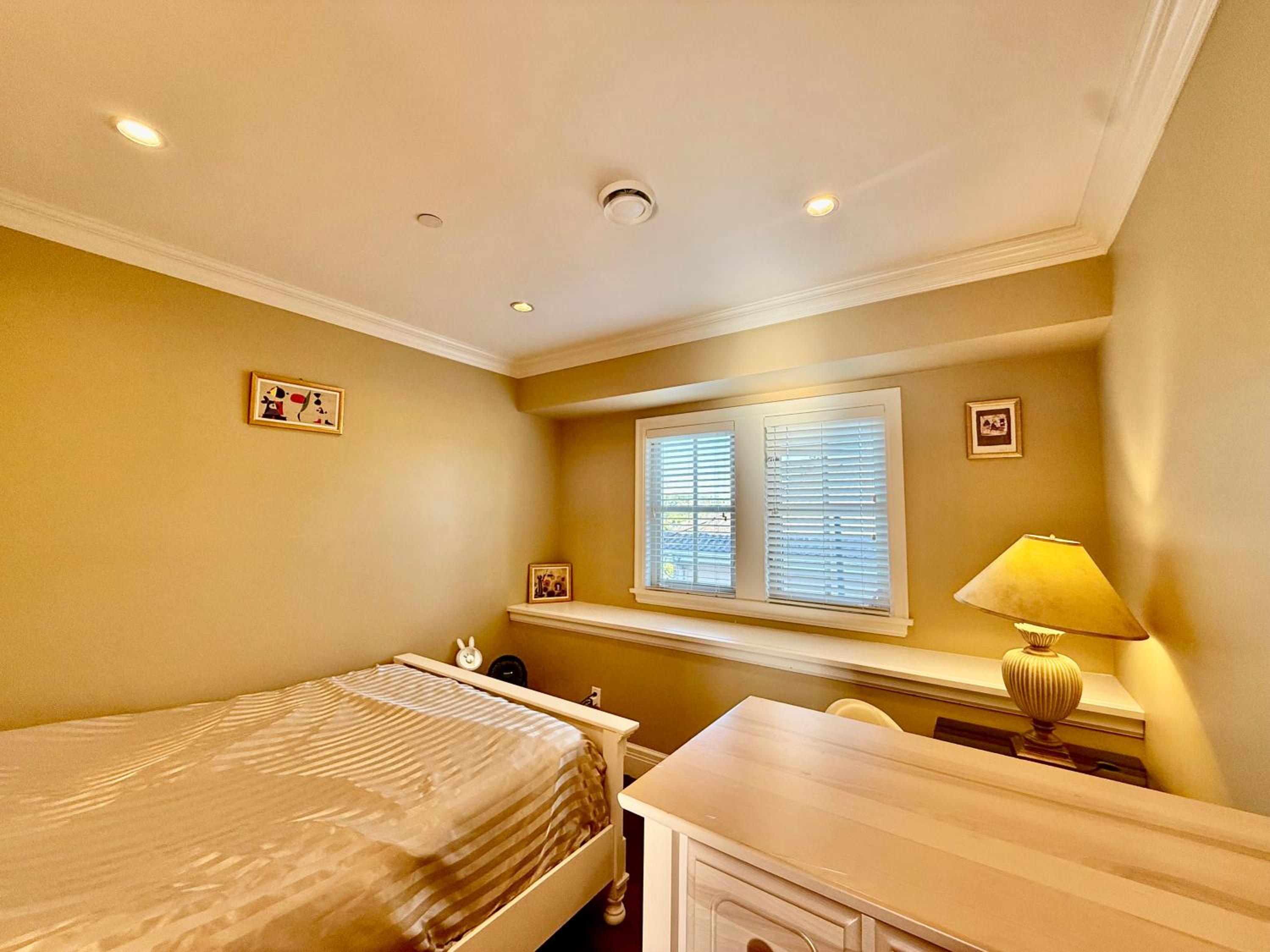 Peaceful Retreat in Arbutus