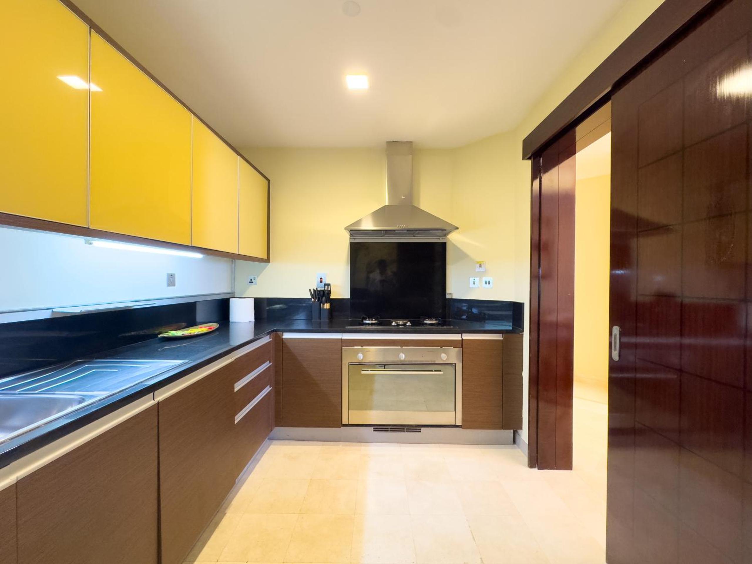 Luxury 2BR plus Maidrm at Grandeur Res Palm Jumeir