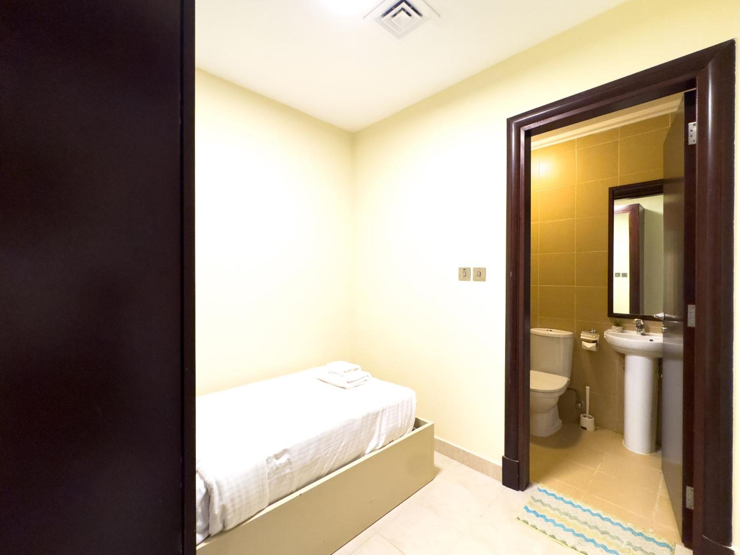 Luxury 2BR plus Maidrm at Grandeur Res Palm Jumeir