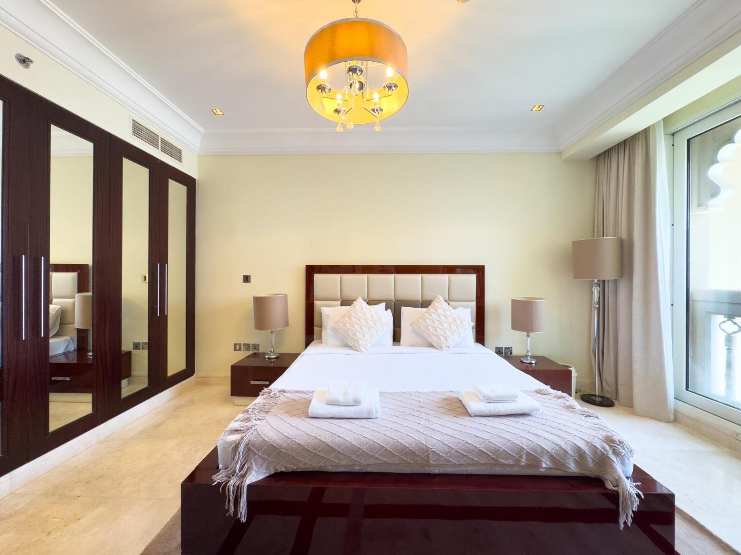 Luxury 2BR plus Maidrm at Grandeur Res Palm Jumeir