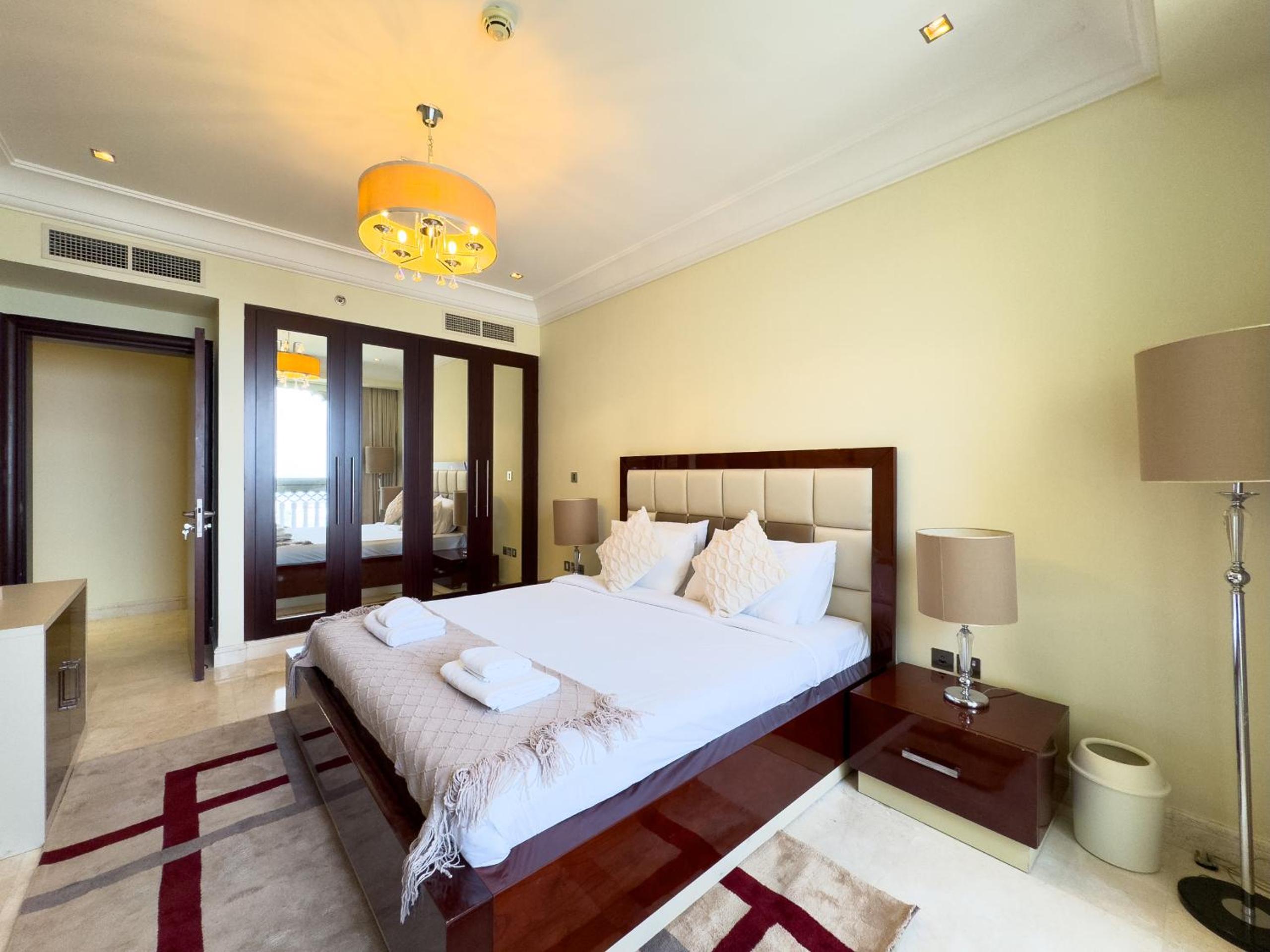 Luxury 2BR plus Maidrm at Grandeur Res Palm Jumeir