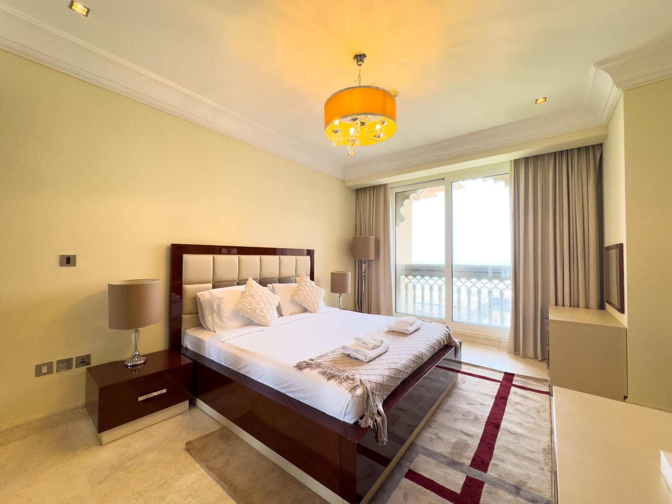 Luxury 2BR plus Maidrm at Grandeur Res Palm Jumeir