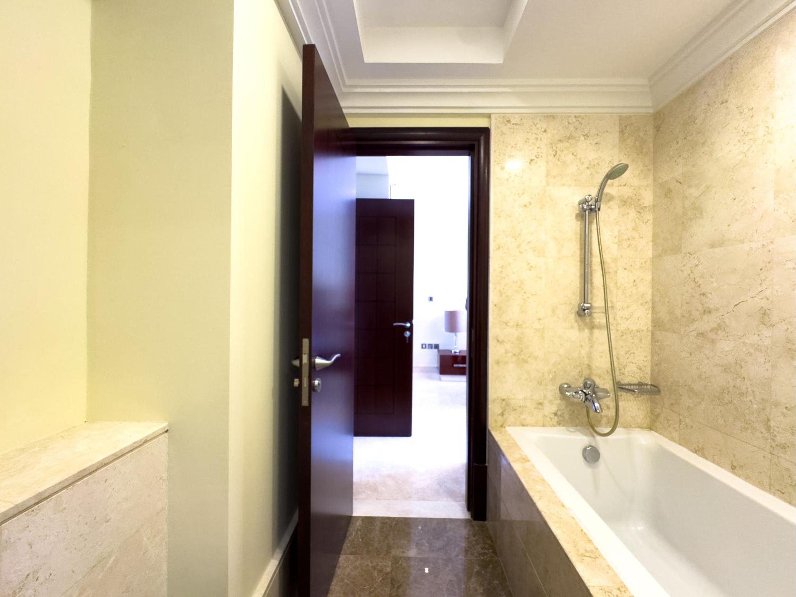 Luxury 2BR plus Maidrm at Grandeur Res Palm Jumeir
