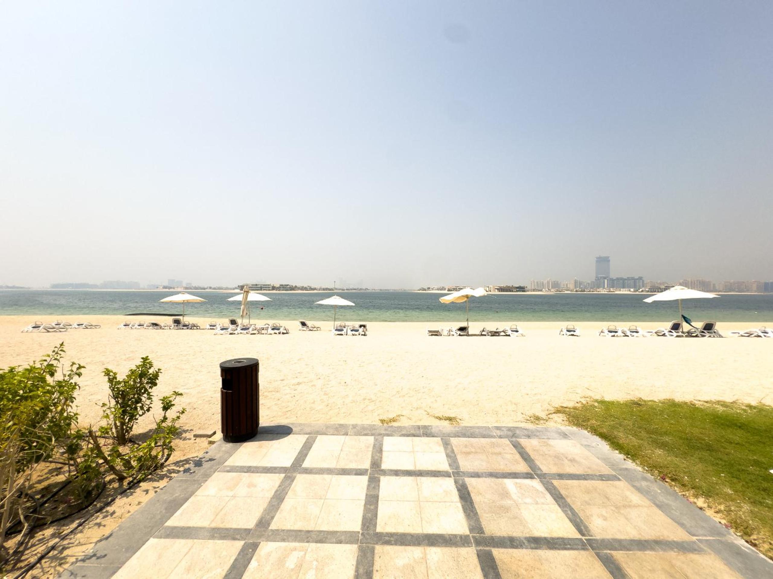Luxury 2BR plus Maidrm at Grandeur Res Palm Jumeir