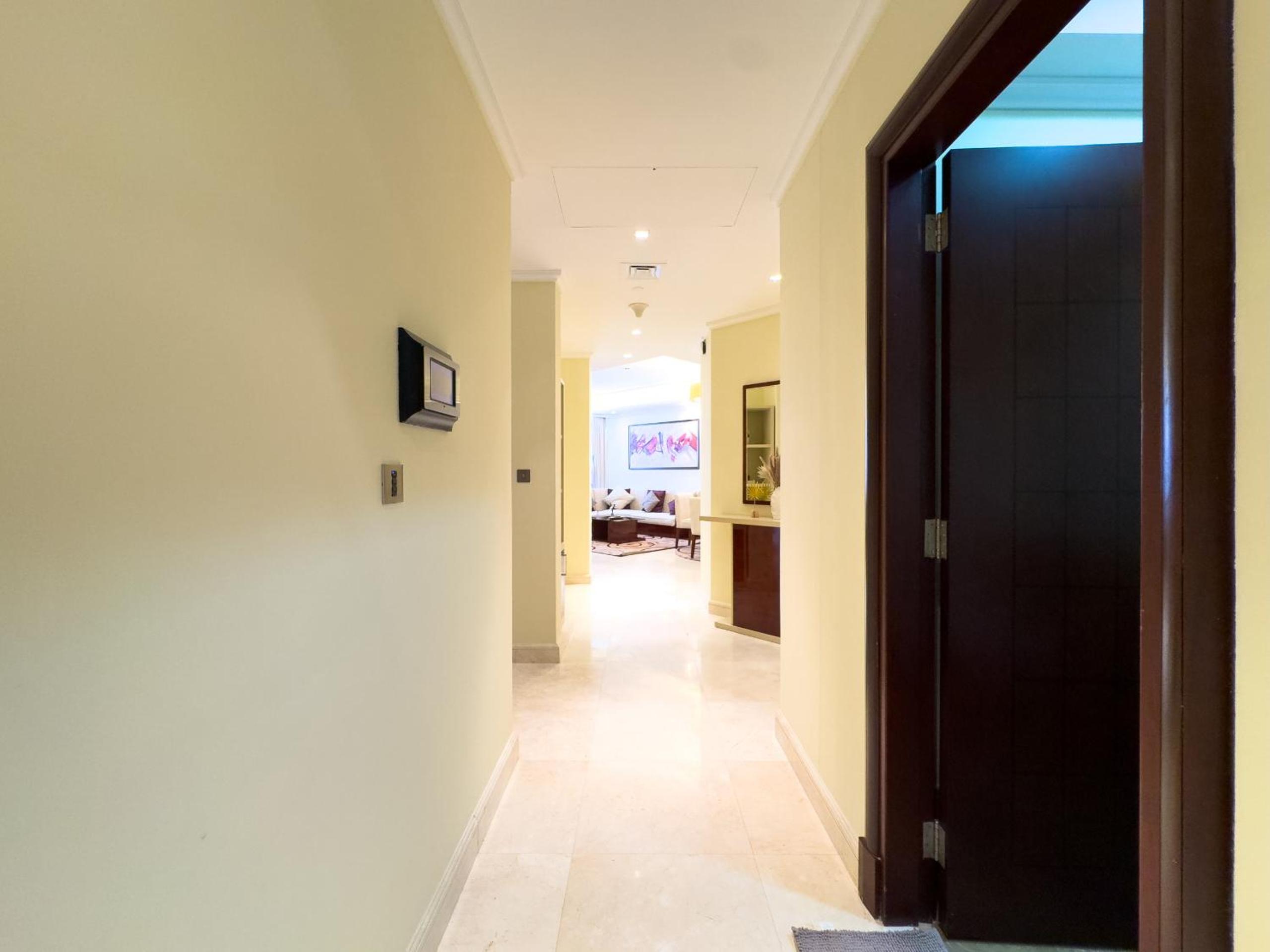 Luxury 2BR plus Maidrm at Grandeur Res Palm Jumeir
