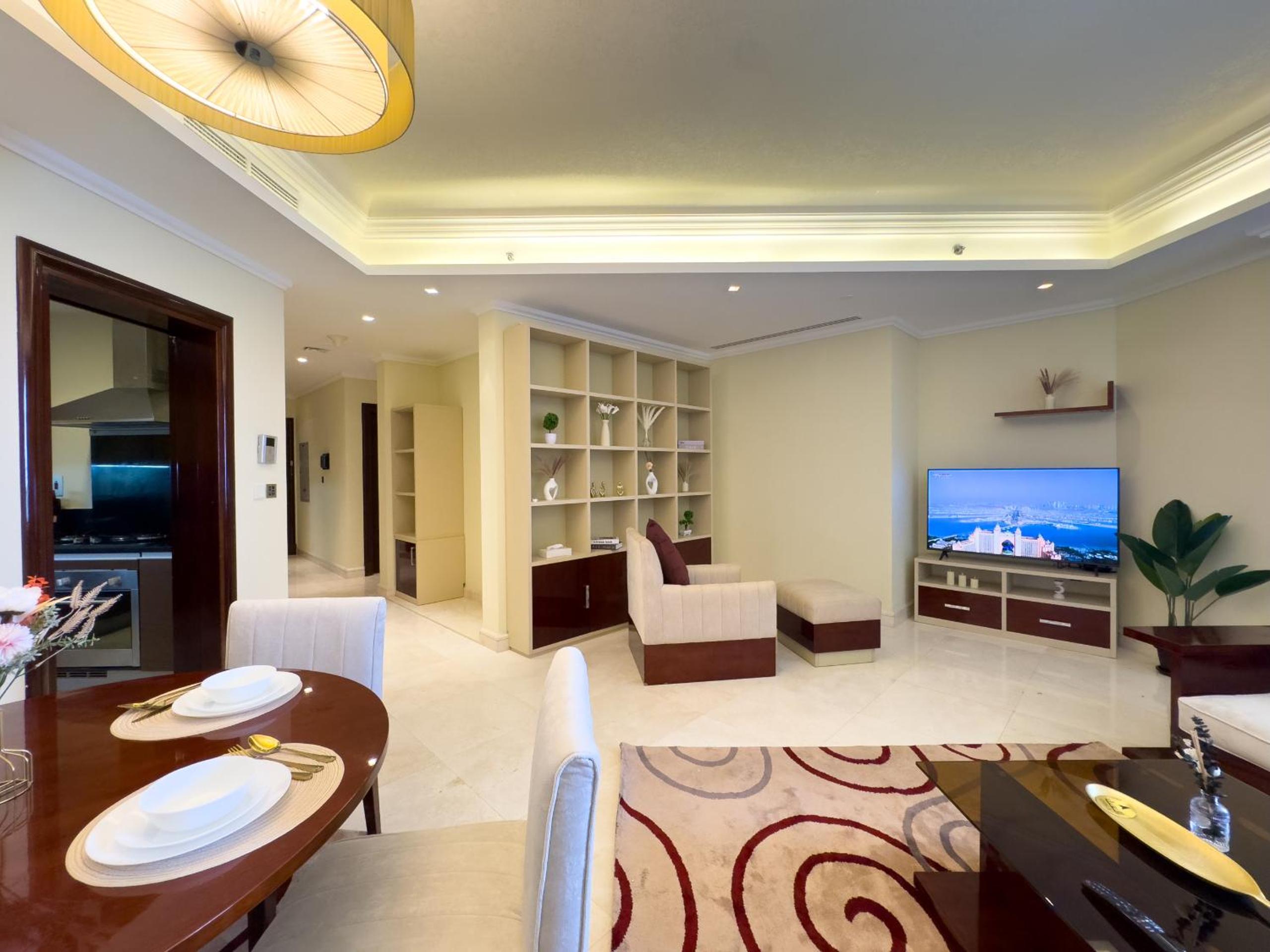 Luxury 2BR plus Maidrm at Grandeur Res Palm Jumeir