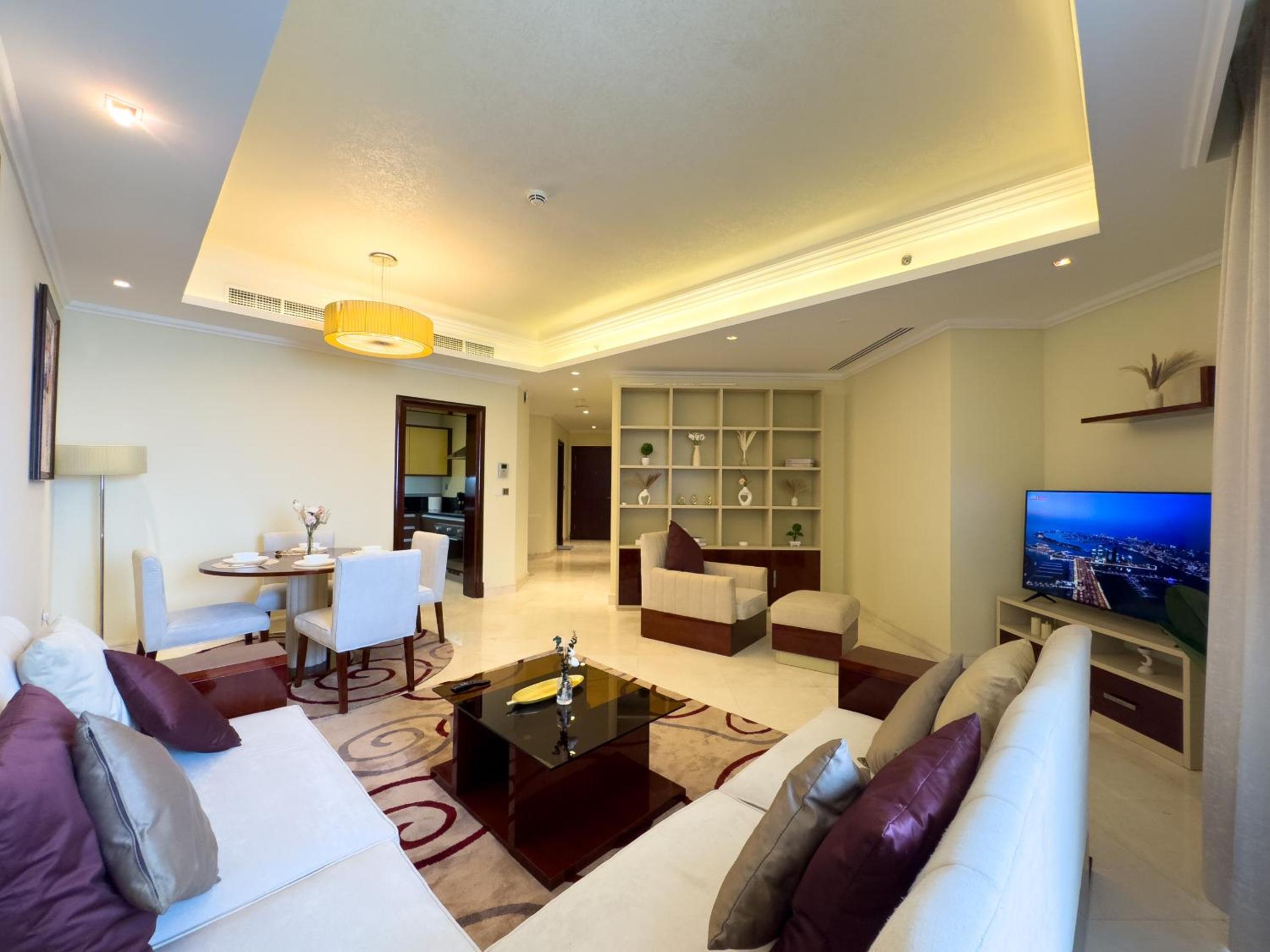 Luxury 2BR plus Maidrm at Grandeur Res Palm Jumeir