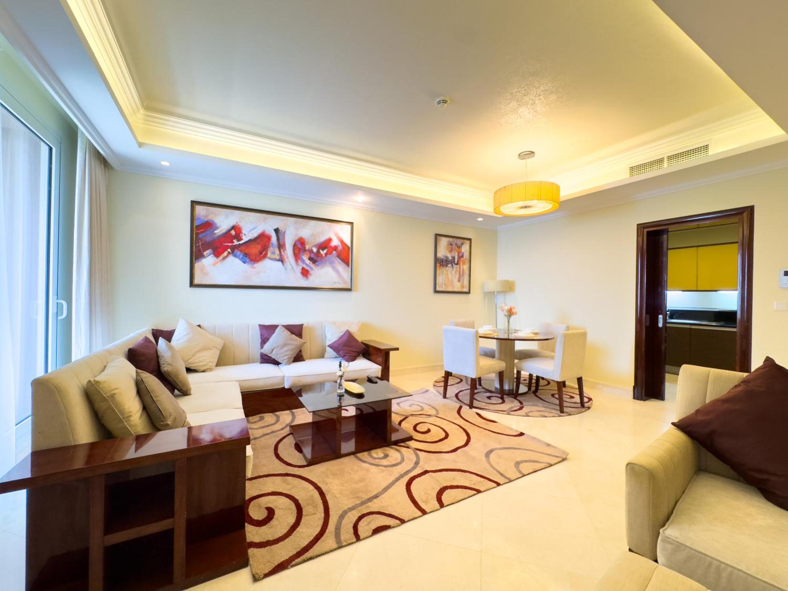 Luxury 2BR plus Maidrm at Grandeur Res Palm Jumeir