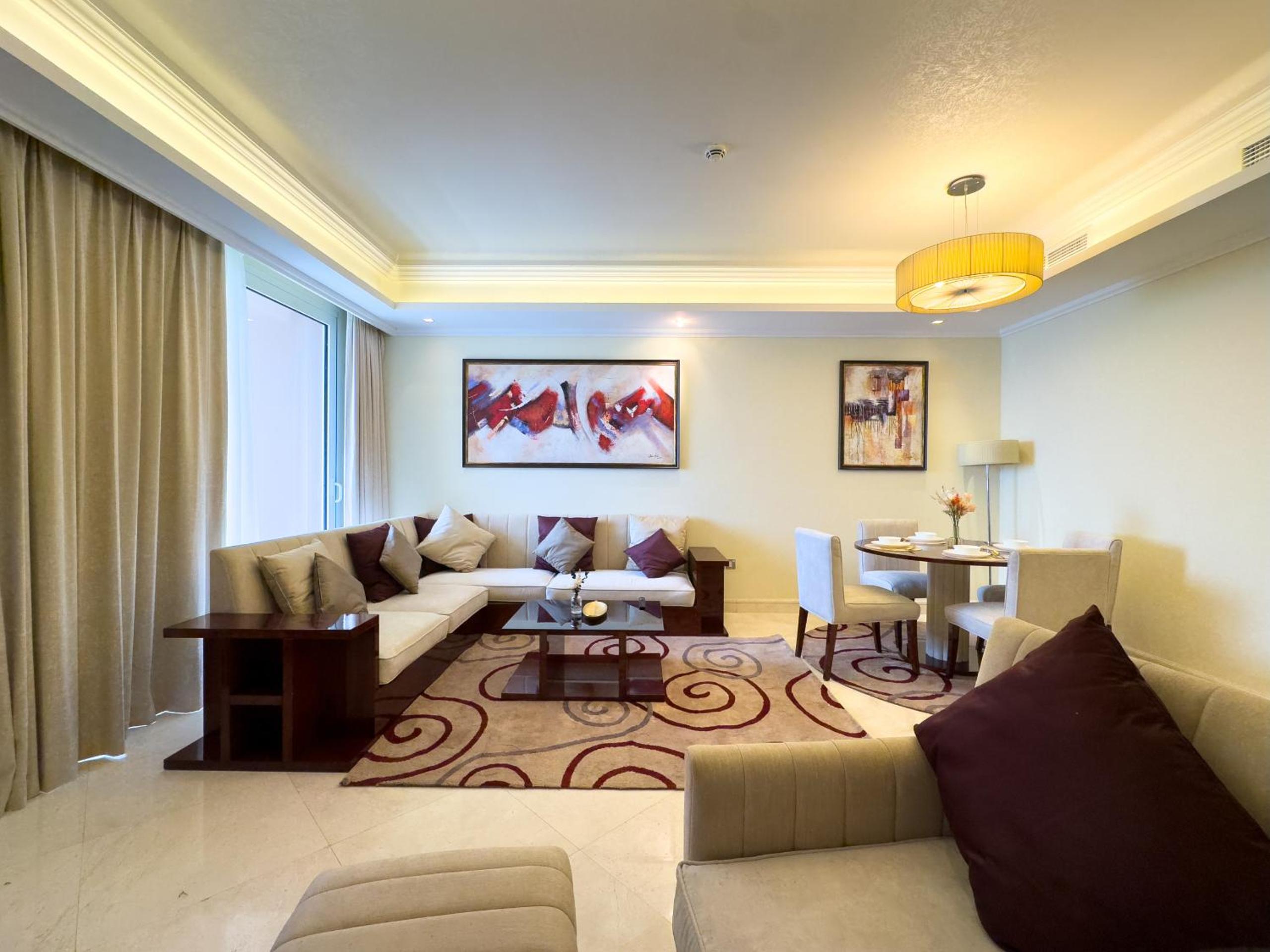 Luxury 2BR plus Maidrm at Grandeur Res Palm Jumeir