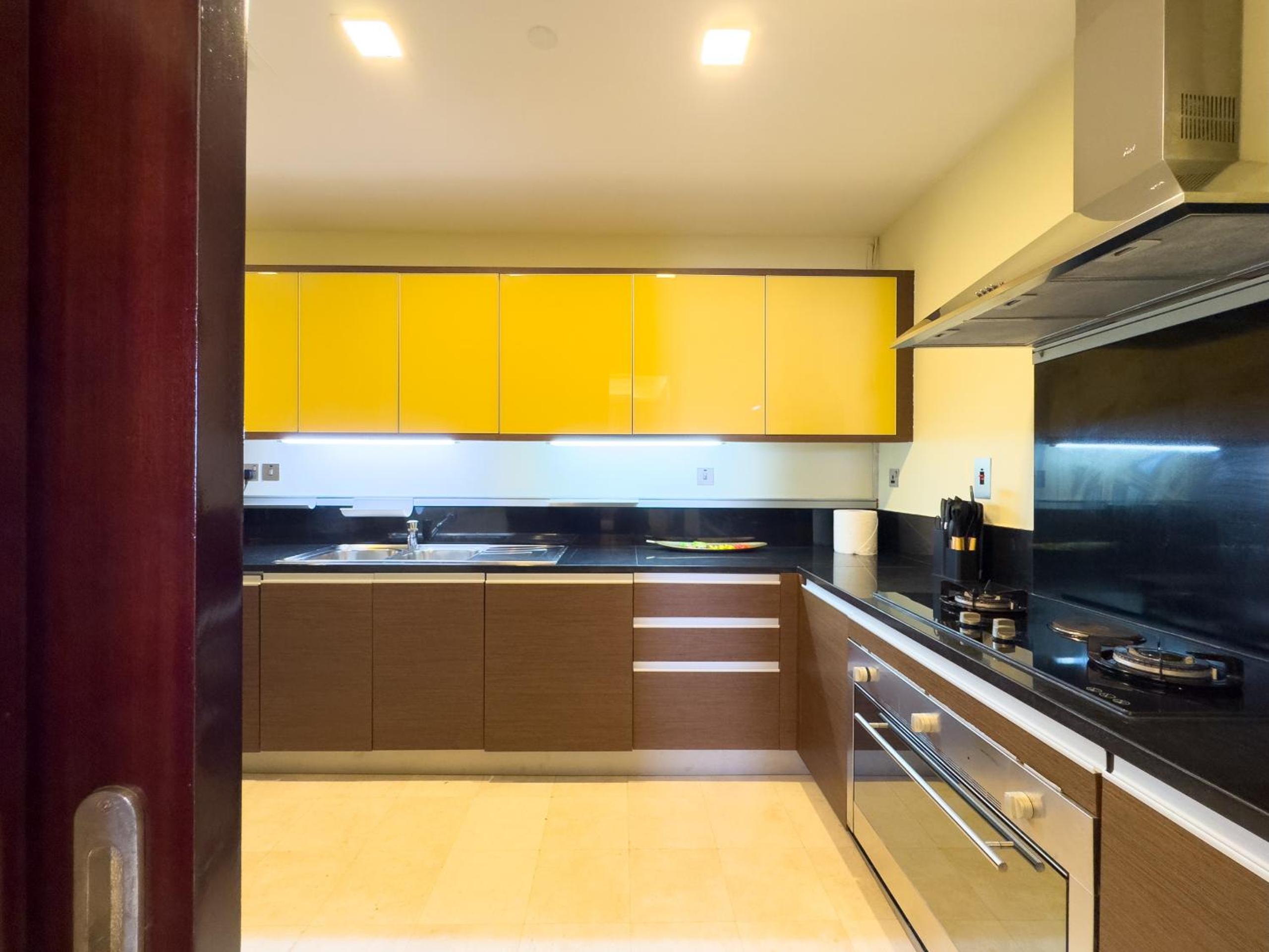 Luxury 2BR plus Maidrm at Grandeur Res Palm Jumeir