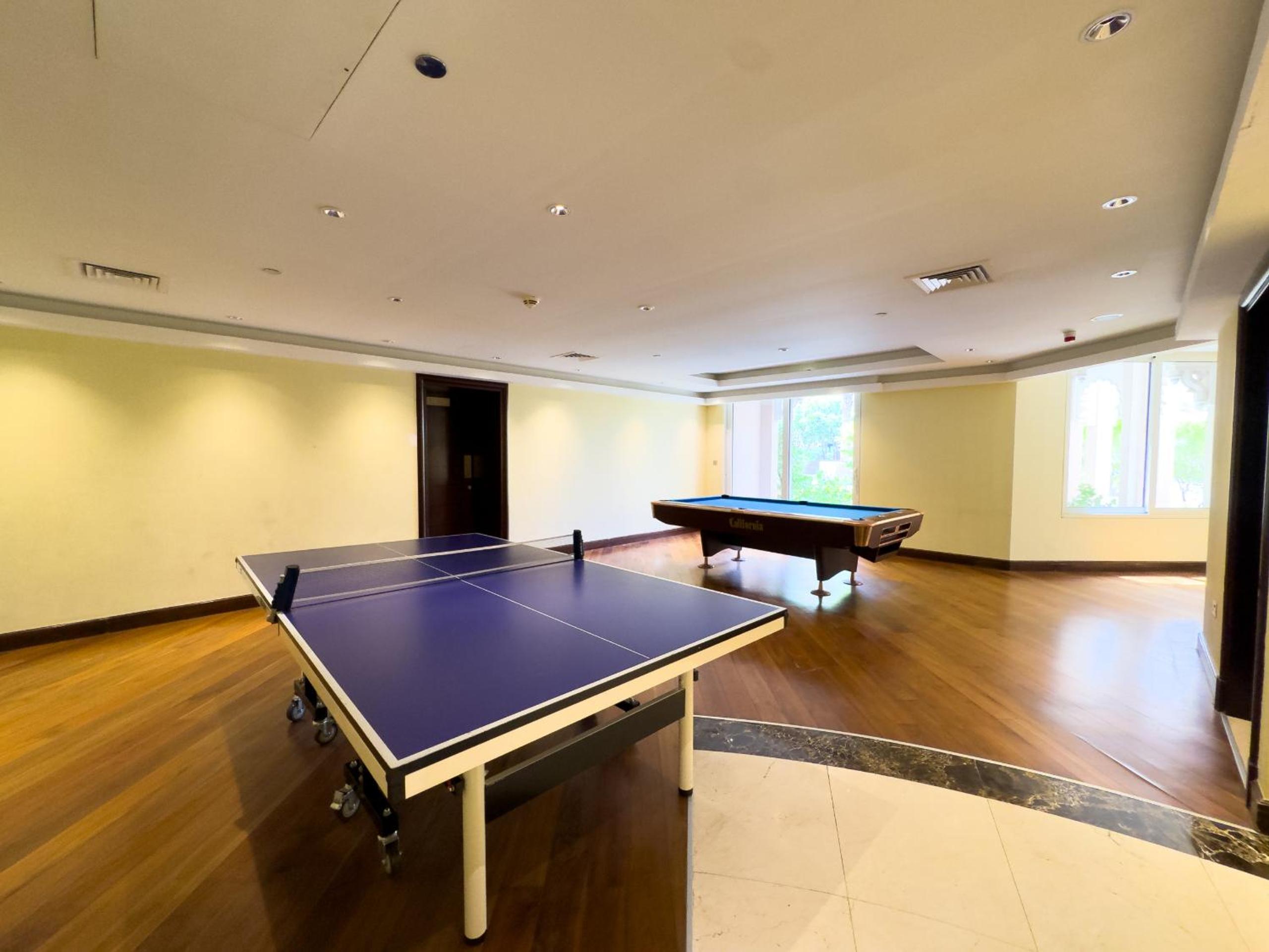 Luxury 2BR plus Maidrm at Grandeur Res Palm Jumeir