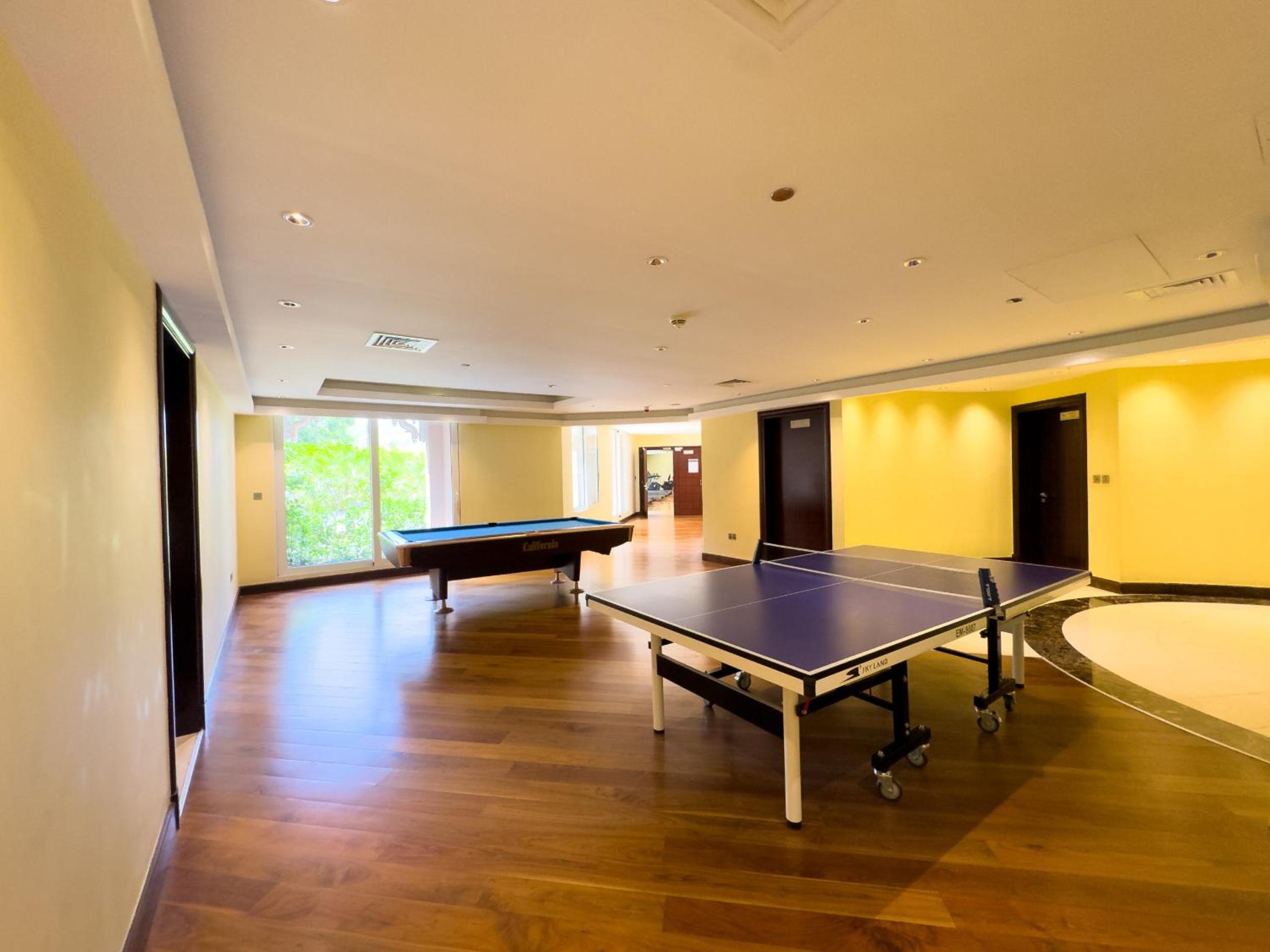 Luxury 2BR plus Maidrm at Grandeur Res Palm Jumeir