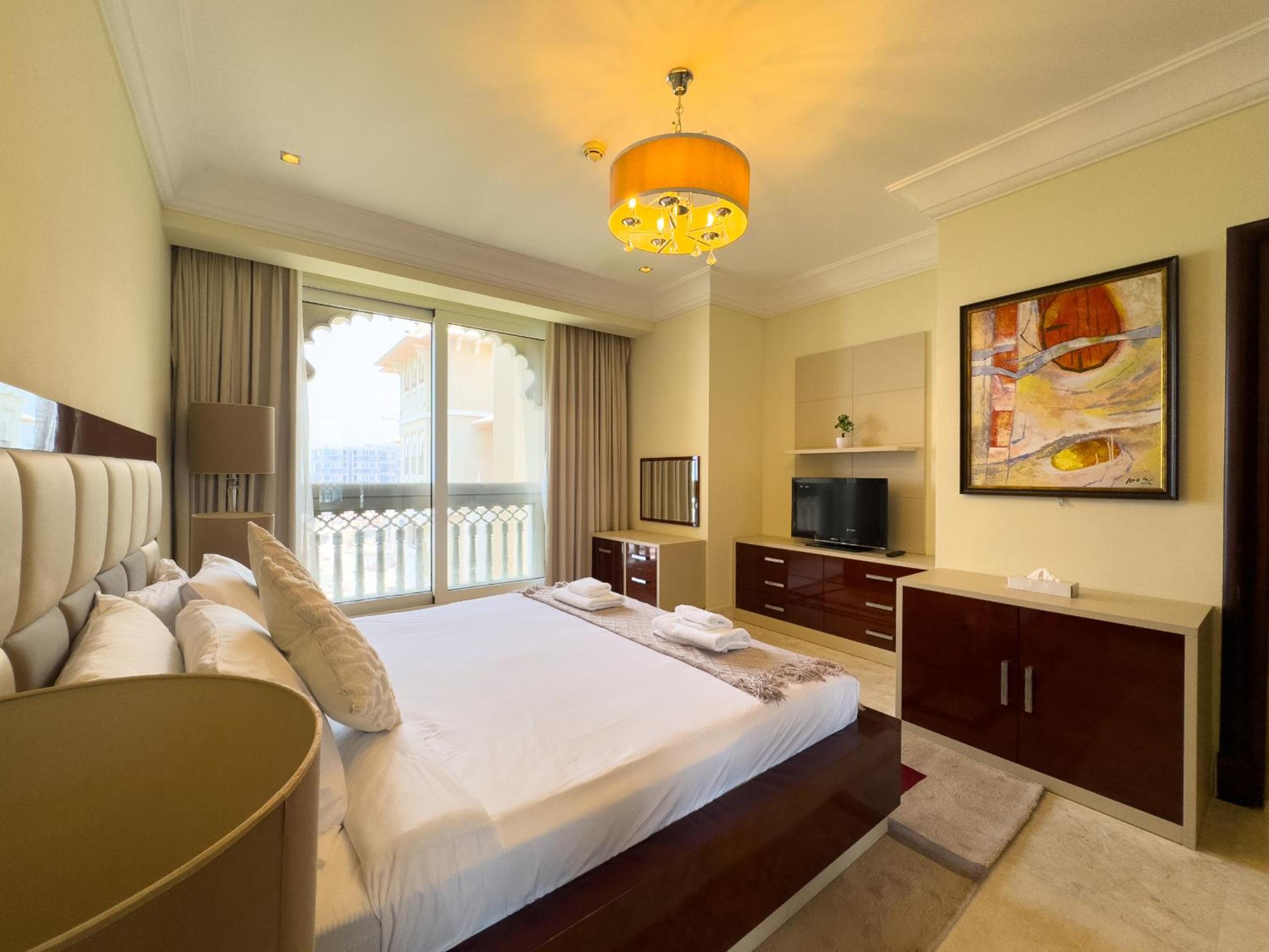 Luxury 2BR plus Maidrm at Grandeur Res Palm Jumeir
