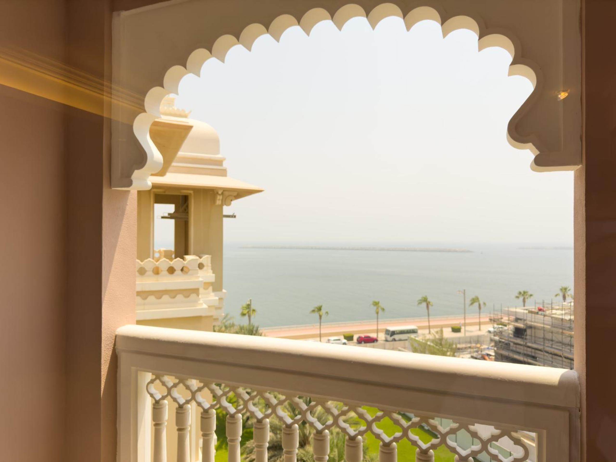 Luxury 2BR plus Maidrm at Grandeur Res Palm Jumeir
