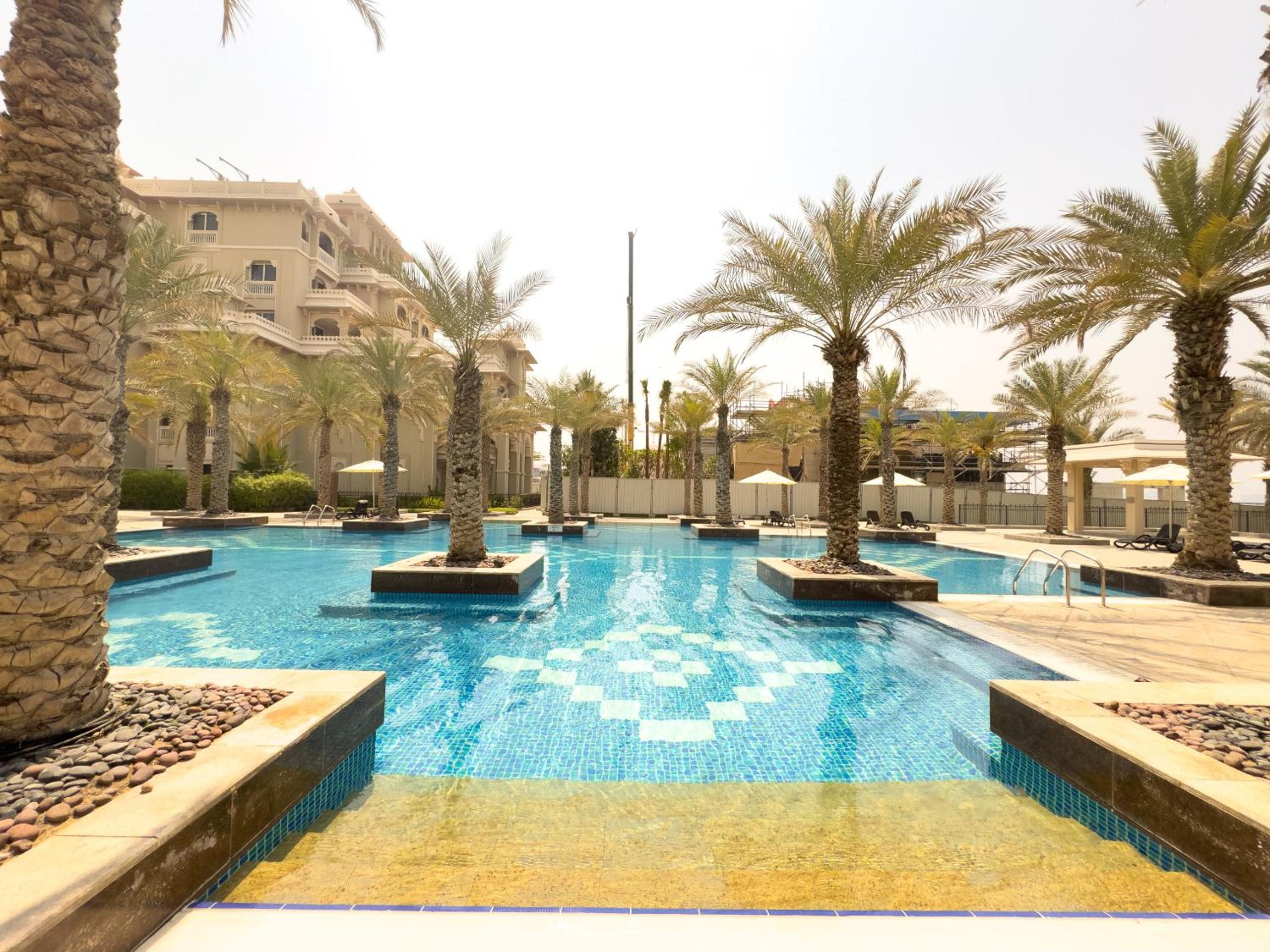 Luxury 2BR plus Maidrm at Grandeur Res Palm Jumeir