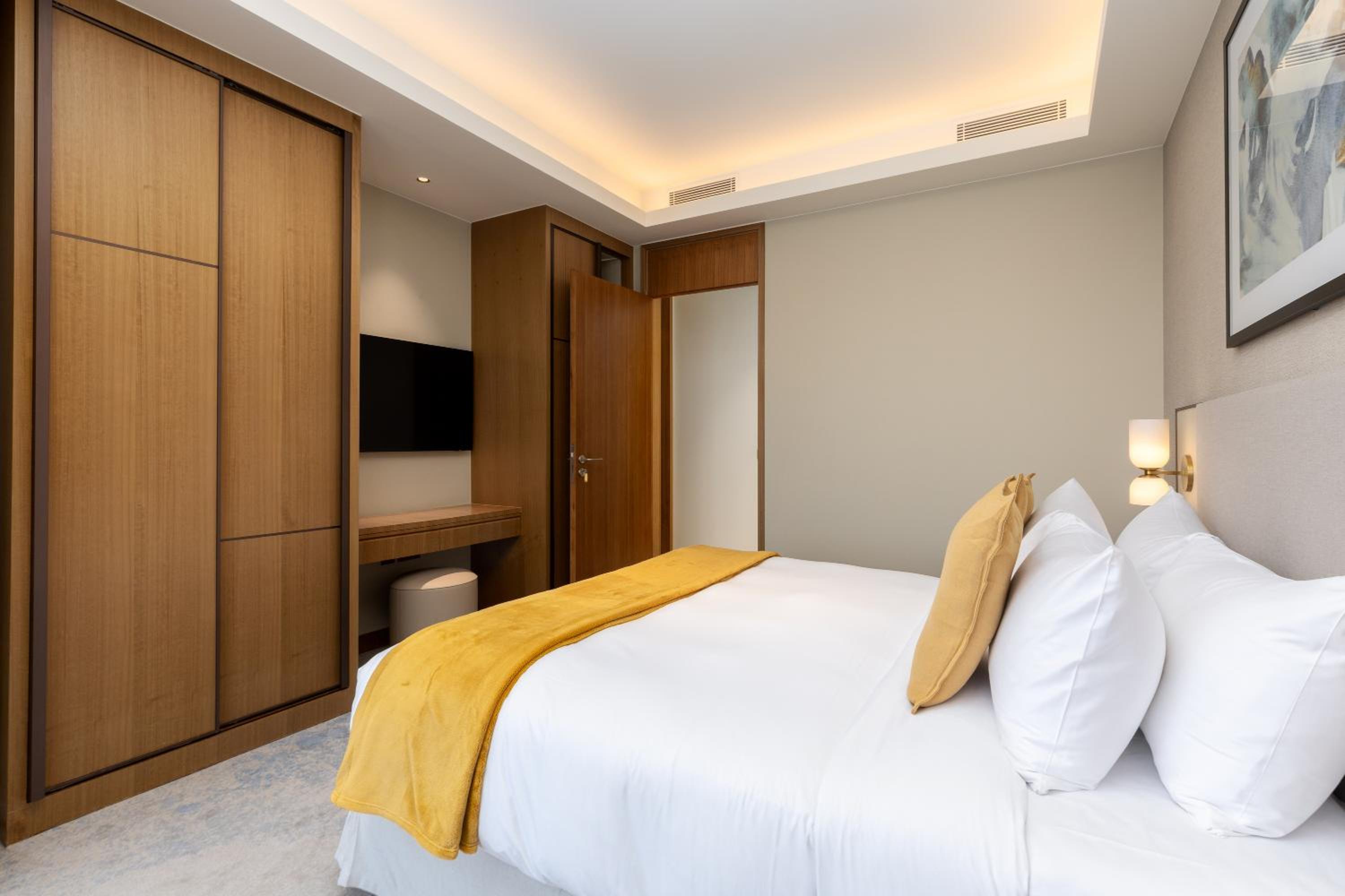 Maison Privee - Luxury Apt with Spectacular Burj Khalifa Views